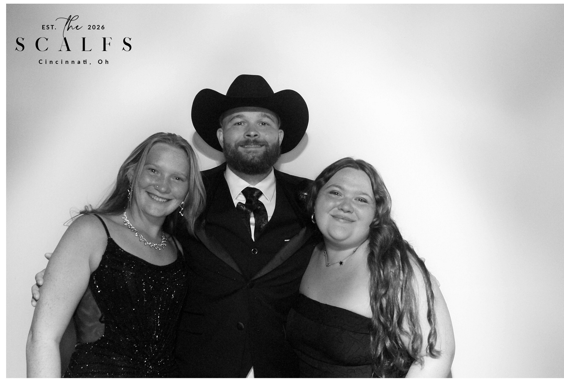The Scalfs | View more photos from the event at gallery.photoboothcincy.com/u/PhotoBoothCincy/The-Scalfs