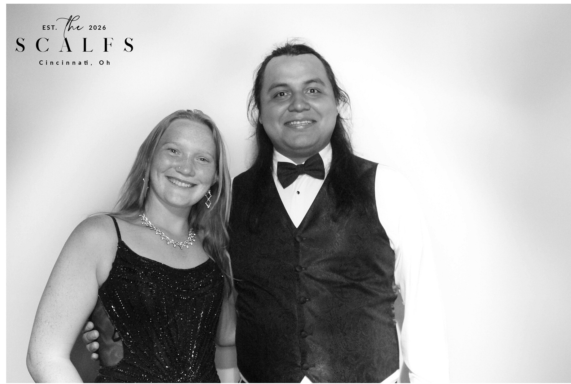 The Scalfs | View more photos from the event at gallery.photoboothcincy.com/u/PhotoBoothCincy/The-Scalfs