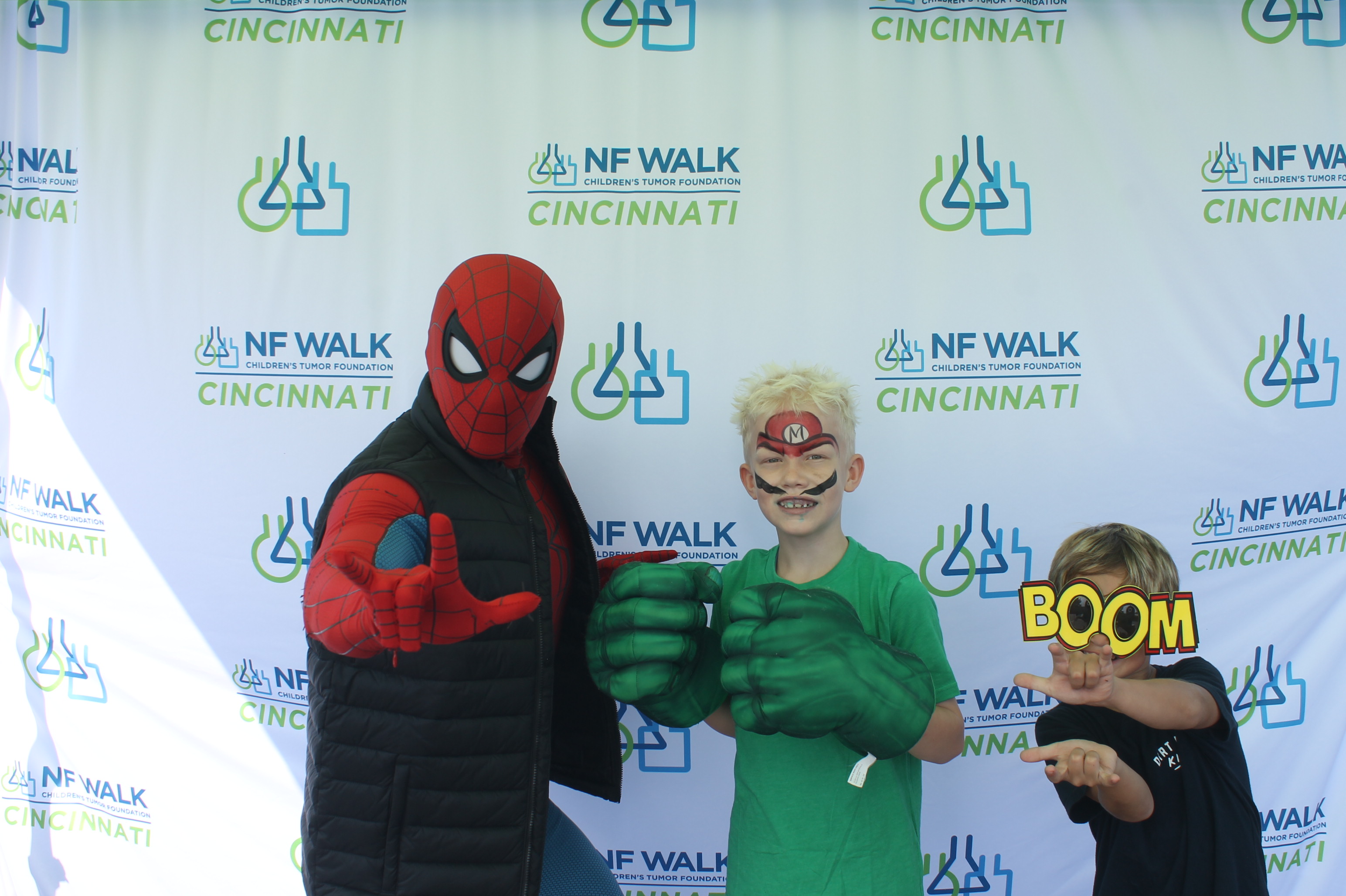 The Sine A Light NF Walk | View more photos from the event at gallery.photoboothcincy.com/u/PhotoBoothCincy/The-Sine-A-Light-NF-Walk