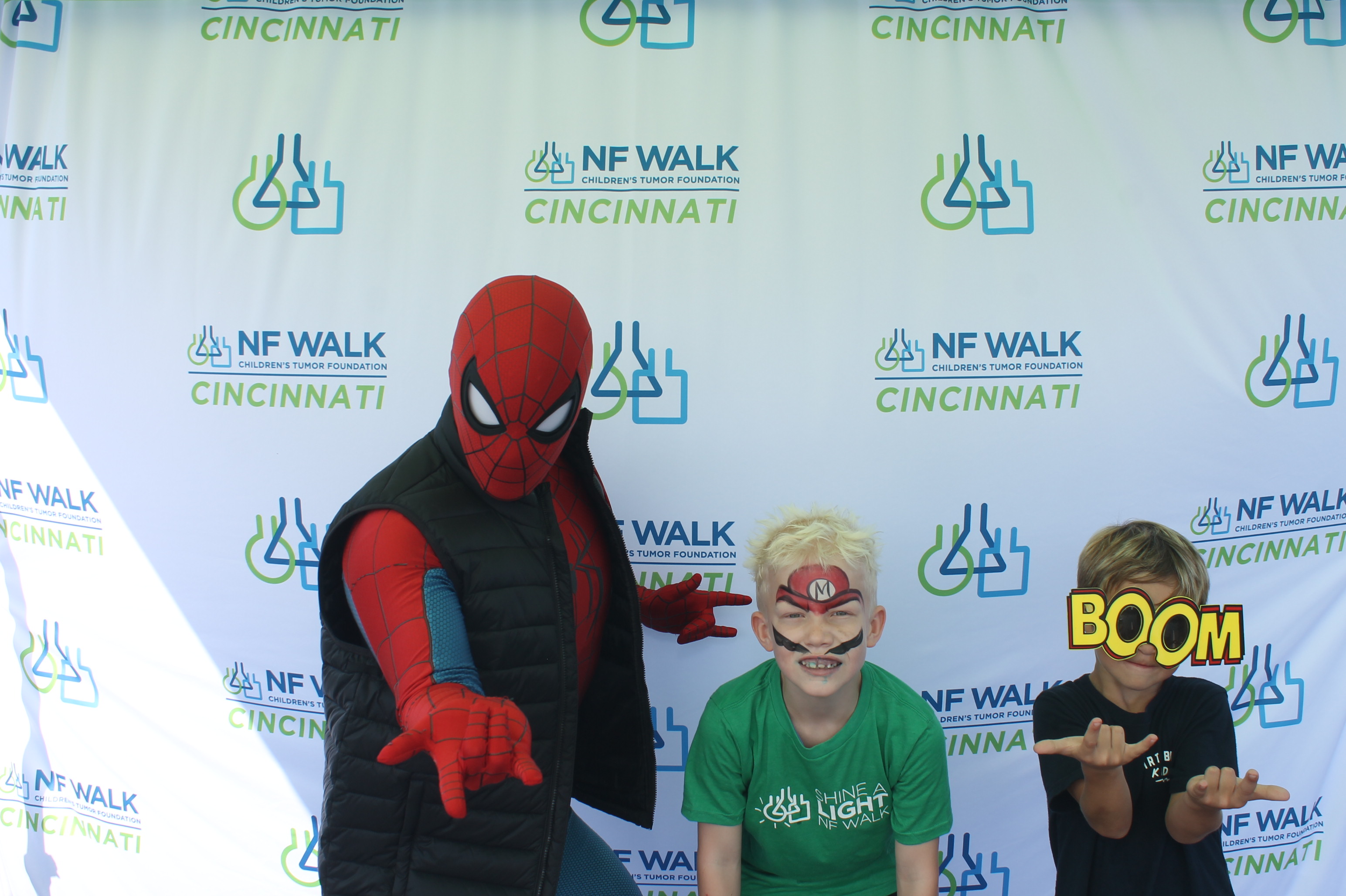 The Sine A Light NF Walk | View more photos from the event at gallery.photoboothcincy.com/u/PhotoBoothCincy/The-Sine-A-Light-NF-Walk