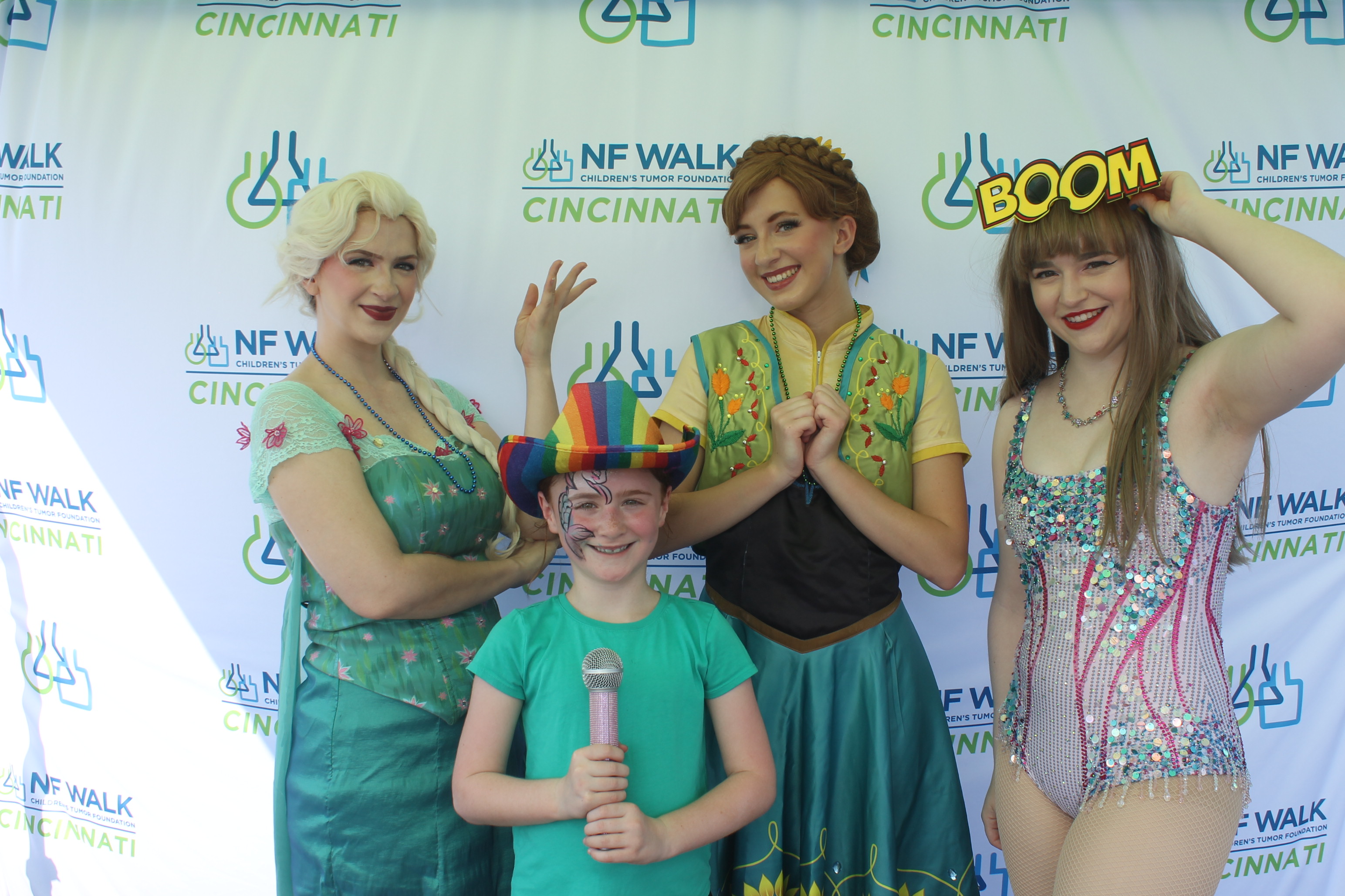 The Sine A Light NF Walk | View more photos from the event at gallery.photoboothcincy.com/u/PhotoBoothCincy/The-Sine-A-Light-NF-Walk