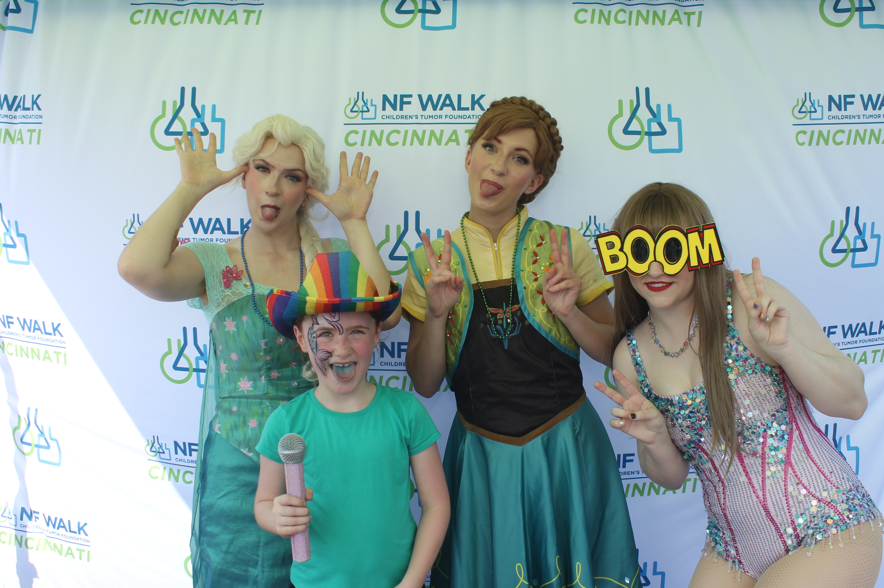 The Sine A Light NF Walk | View more photos from the event at gallery.photoboothcincy.com/u/PhotoBoothCincy/The-Sine-A-Light-NF-Walk