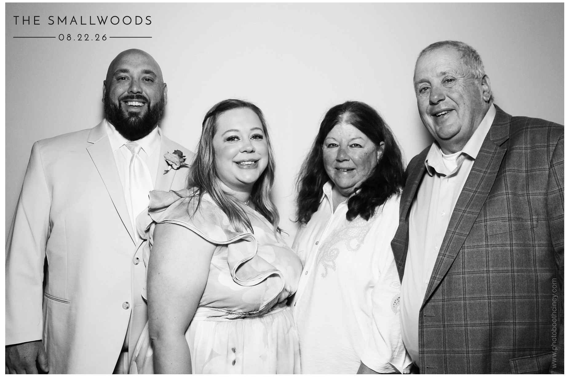 The Smallwoods | View more photos from the event at gallery.photoboothcincy.com/u/PhotoBoothCincy/The-Smallwoods