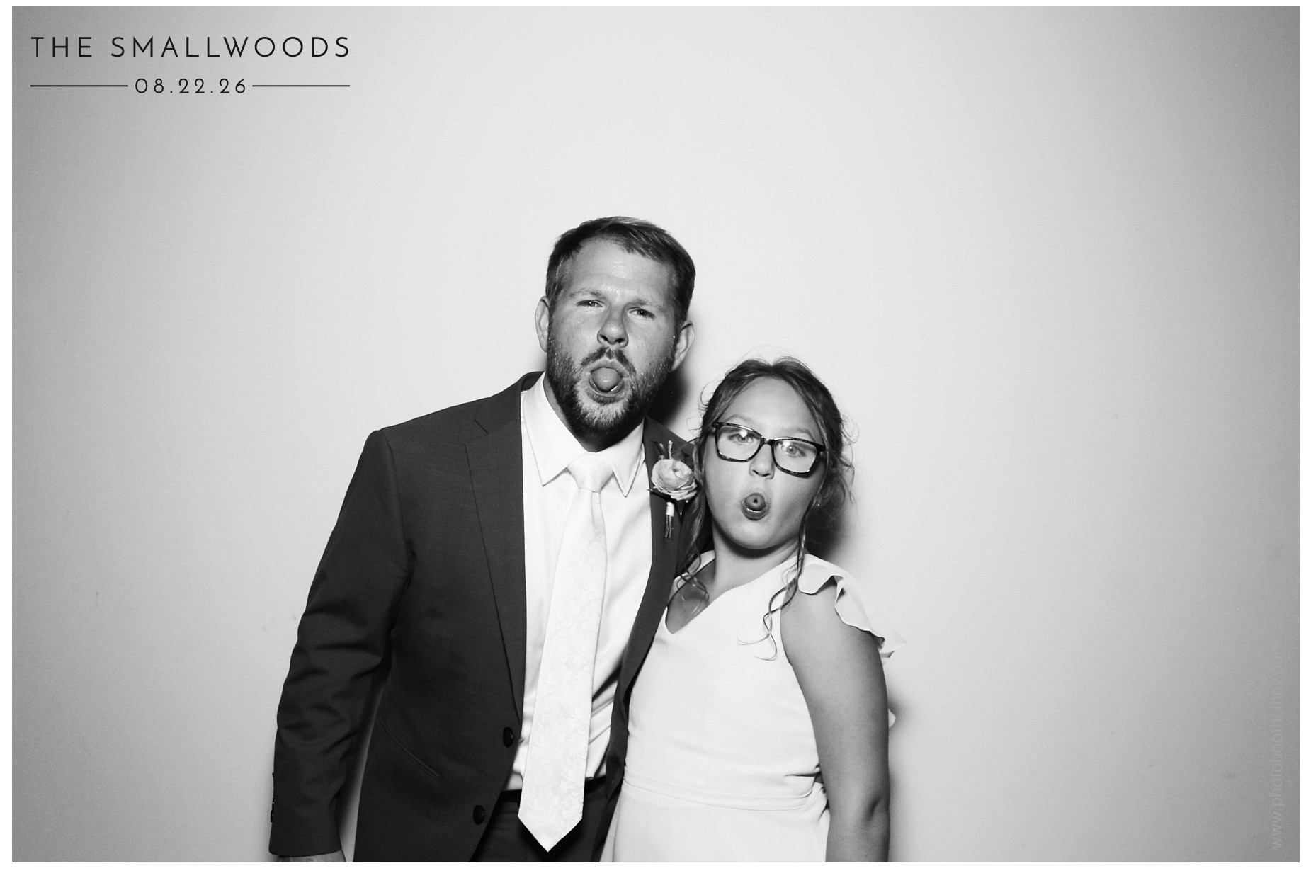 The Smallwoods | View more photos from the event at gallery.photoboothcincy.com/u/PhotoBoothCincy/The-Smallwoods