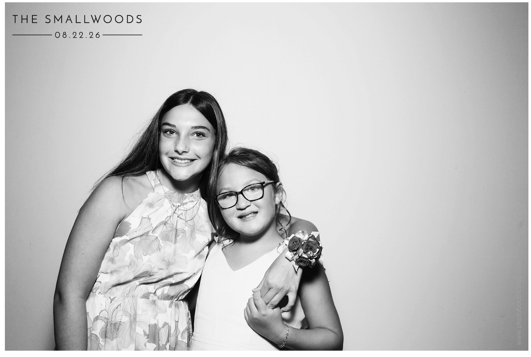 The Smallwoods | View more photos from the event at gallery.photoboothcincy.com/u/PhotoBoothCincy/The-Smallwoods