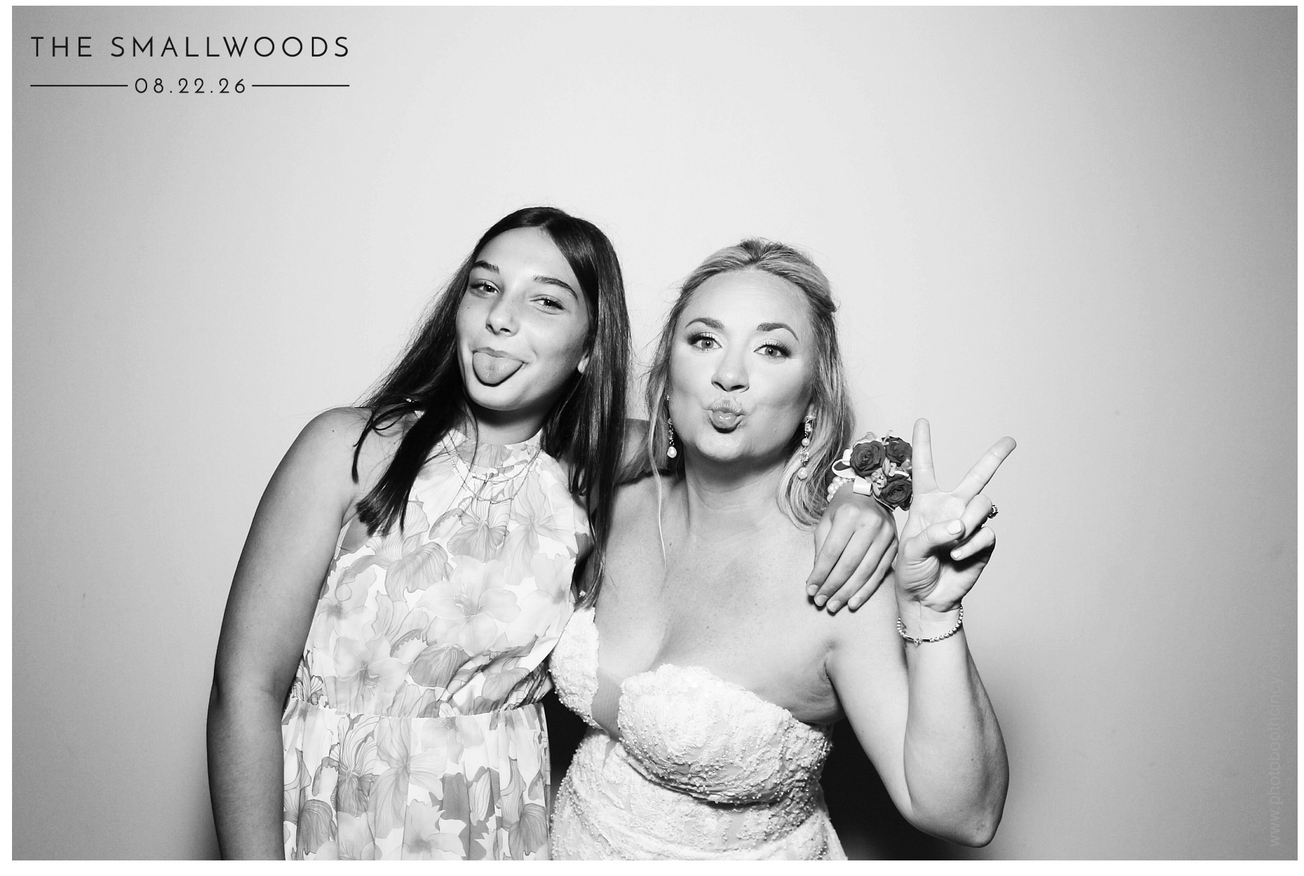 The Smallwoods | View more photos from the event at gallery.photoboothcincy.com/u/PhotoBoothCincy/The-Smallwoods