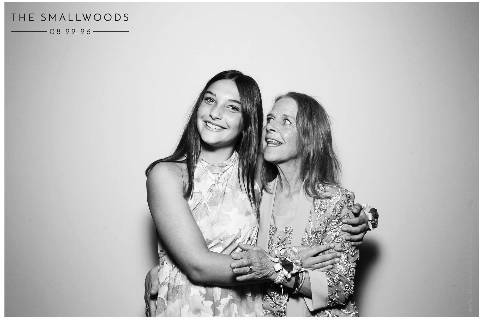 The Smallwoods | View more photos from the event at gallery.photoboothcincy.com/u/PhotoBoothCincy/The-Smallwoods