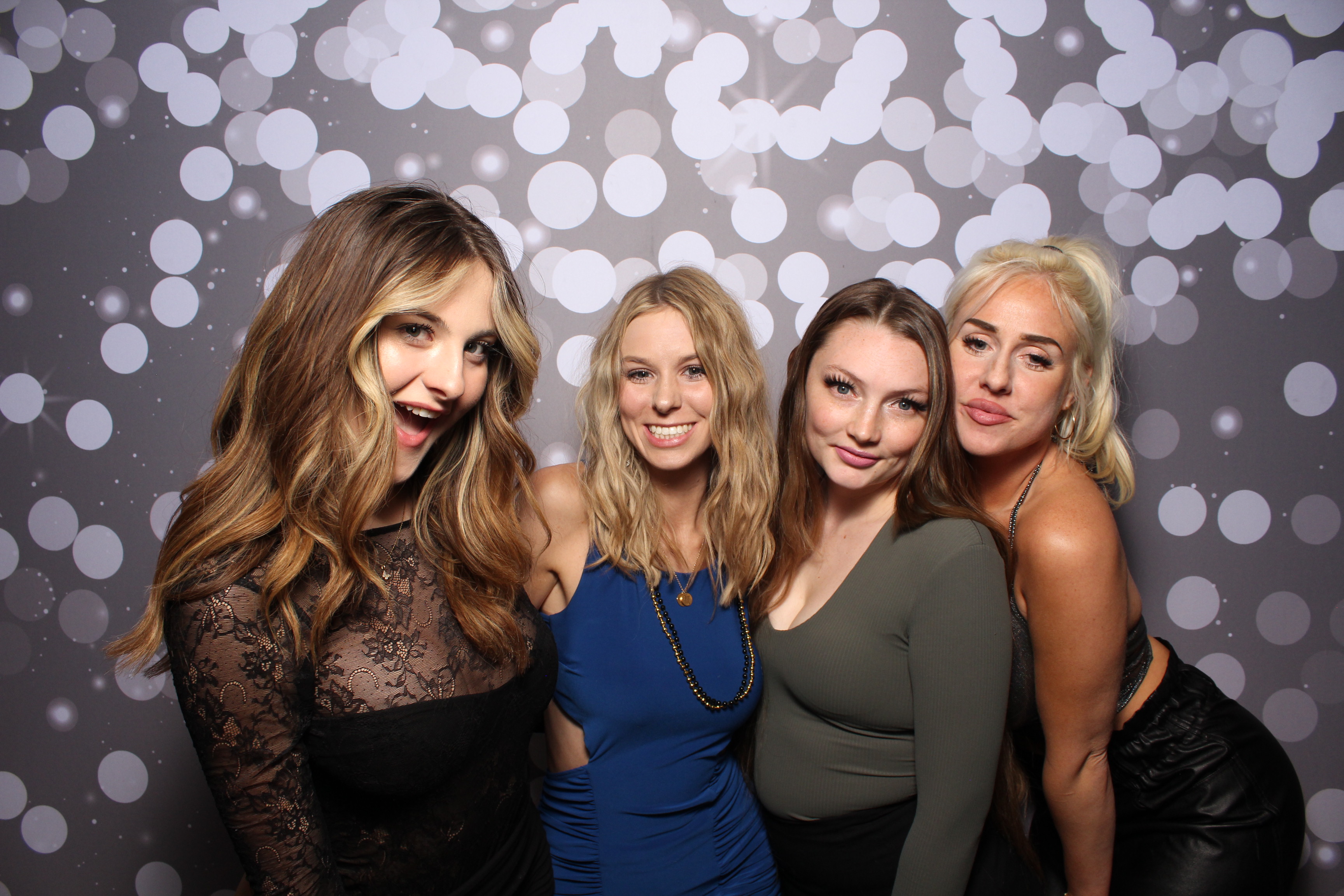 The Standard NYE Party | View more photos from the event at gallery.photoboothcincy.com/u/PhotoBoothCincy/The-Standard-NYE-Party