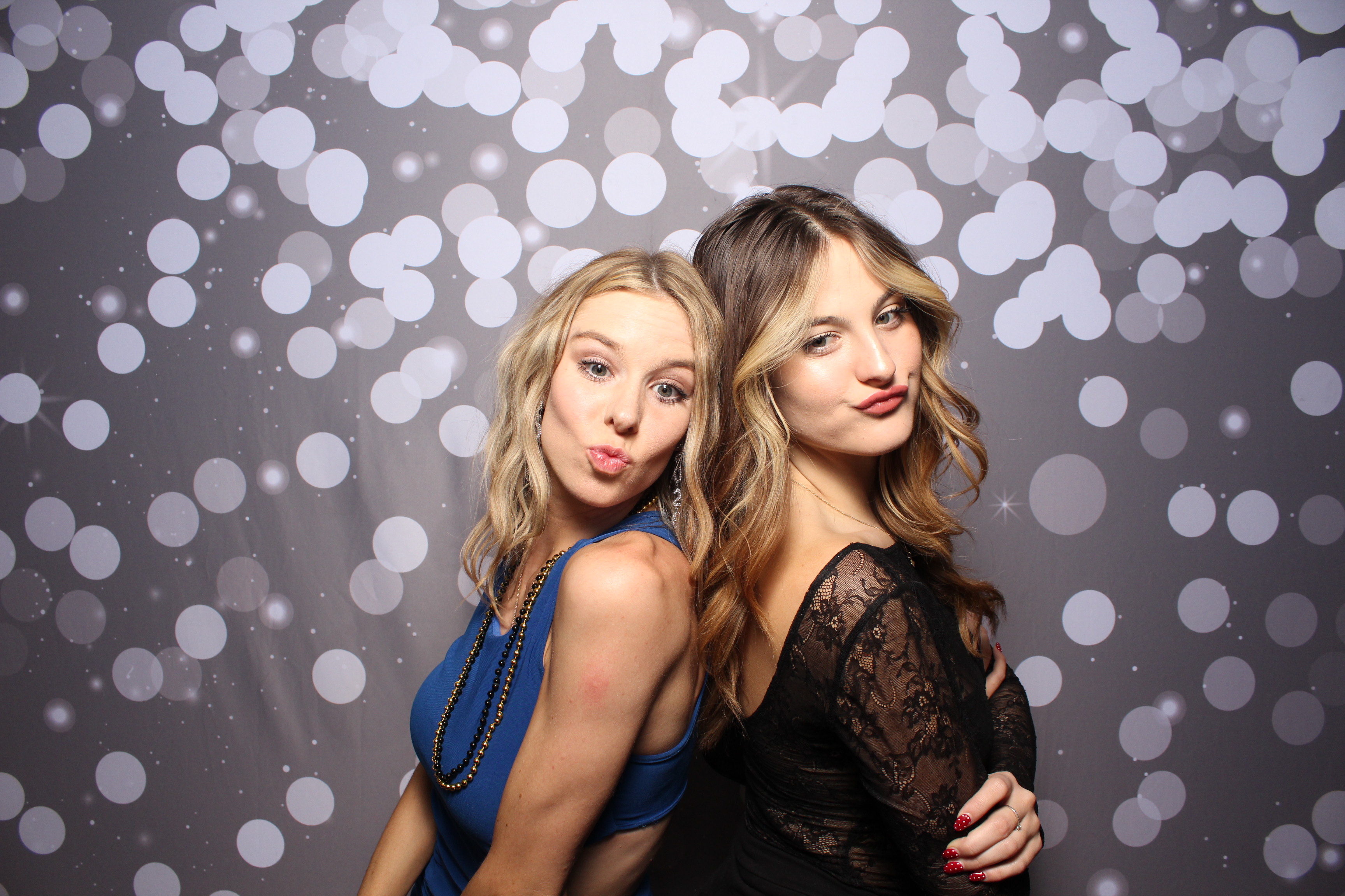 The Standard NYE Party | View more photos from the event at gallery.photoboothcincy.com/u/PhotoBoothCincy/The-Standard-NYE-Party