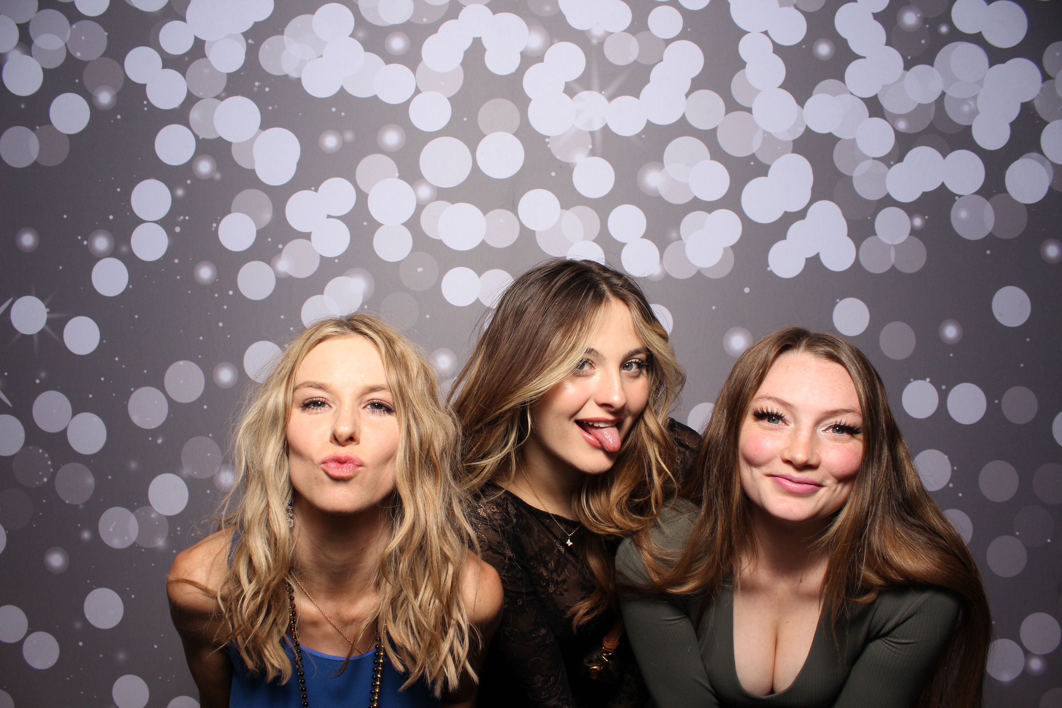The Standard NYE Party | View more photos from the event at gallery.photoboothcincy.com/u/PhotoBoothCincy/The-Standard-NYE-Party