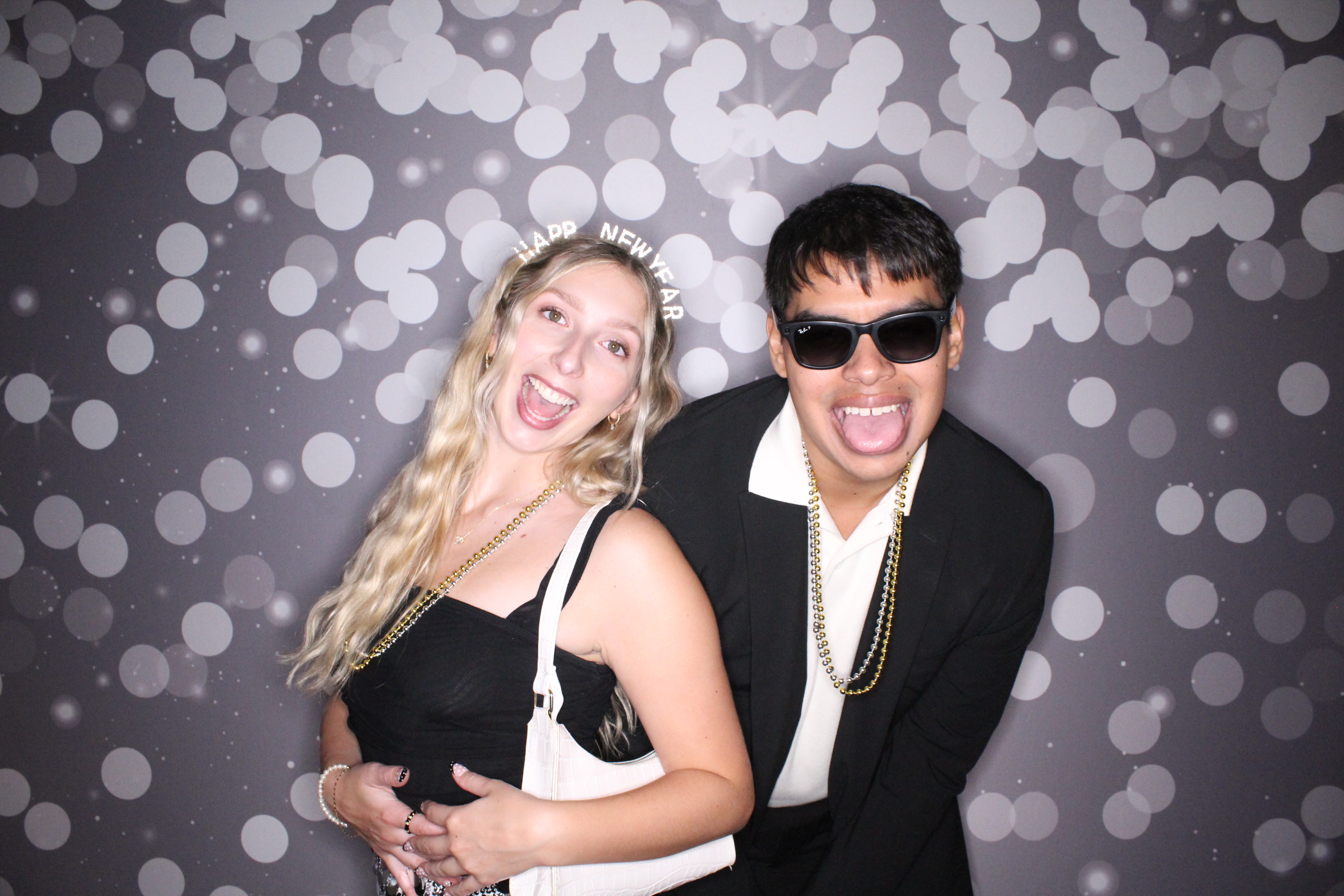 The Standard NYE Party | View more photos from the event at gallery.photoboothcincy.com/u/PhotoBoothCincy/The-Standard-NYE-Party