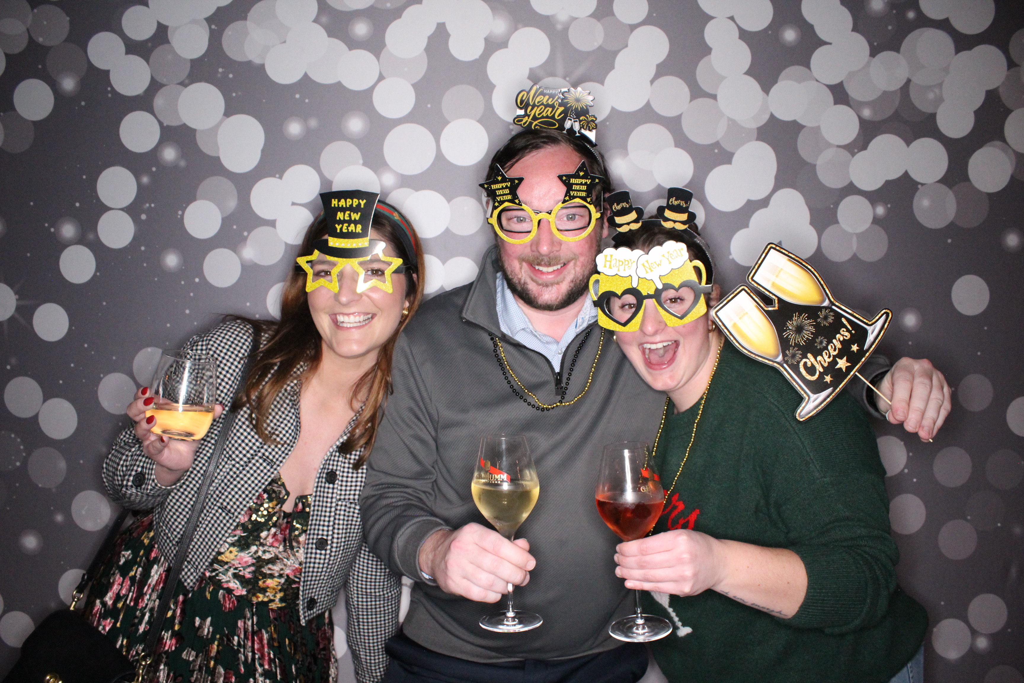 The Standard NYE Party | View more photos from the event at gallery.photoboothcincy.com/u/PhotoBoothCincy/The-Standard-NYE-Party
