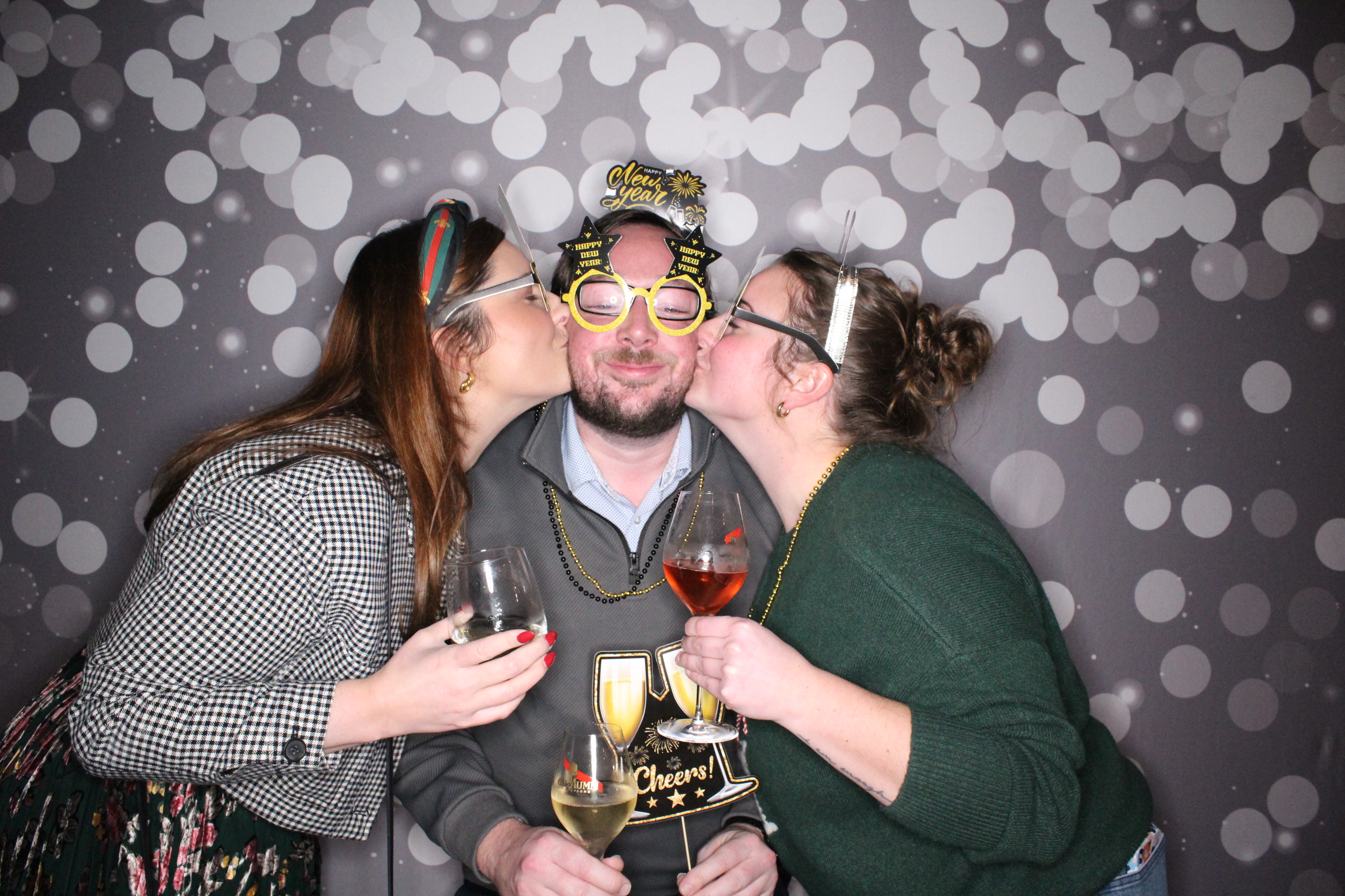 The Standard NYE Party | View more photos from the event at gallery.photoboothcincy.com/u/PhotoBoothCincy/The-Standard-NYE-Party