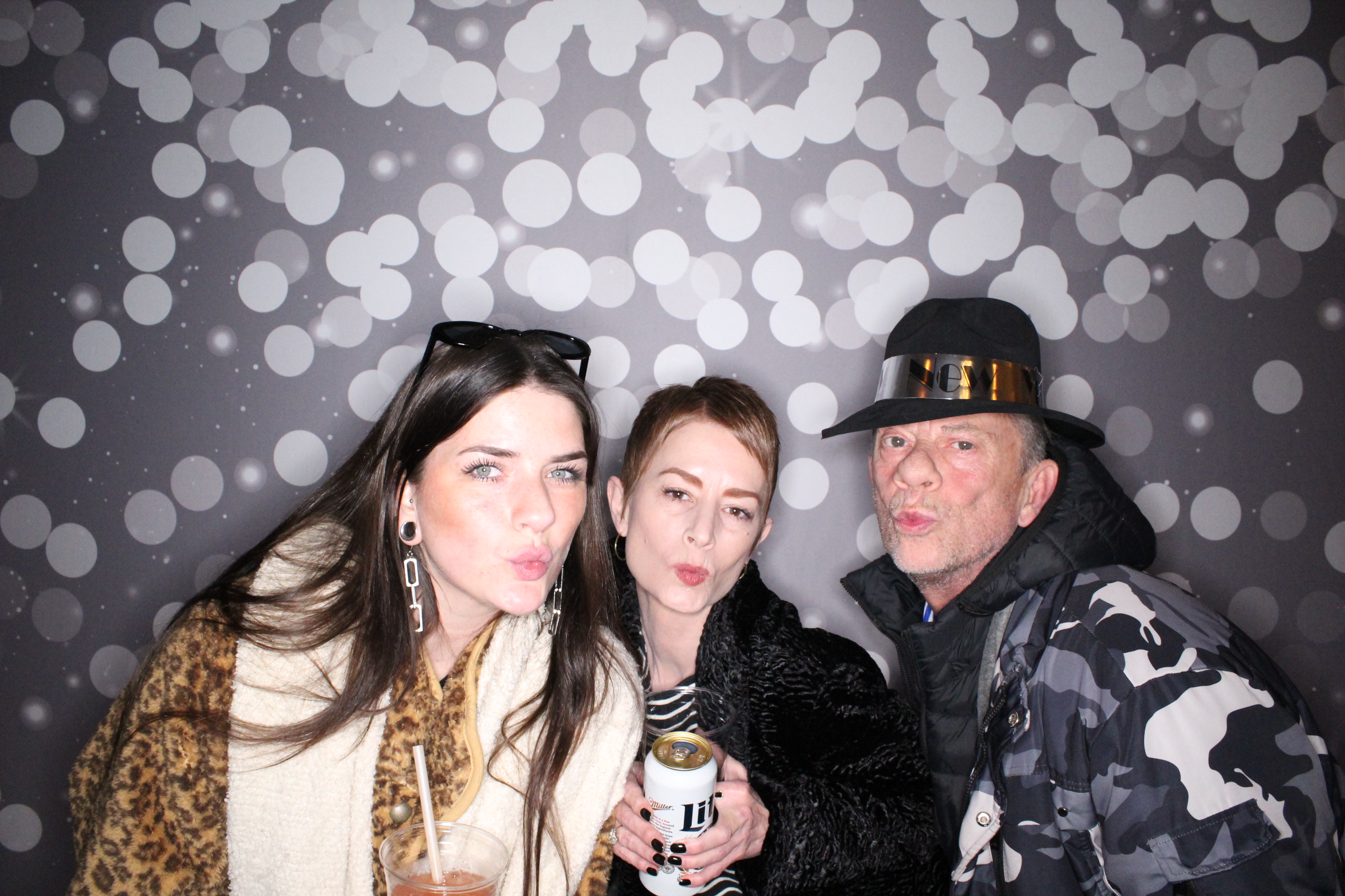 The Standard NYE Party | View more photos from the event at gallery.photoboothcincy.com/u/PhotoBoothCincy/The-Standard-NYE-Party