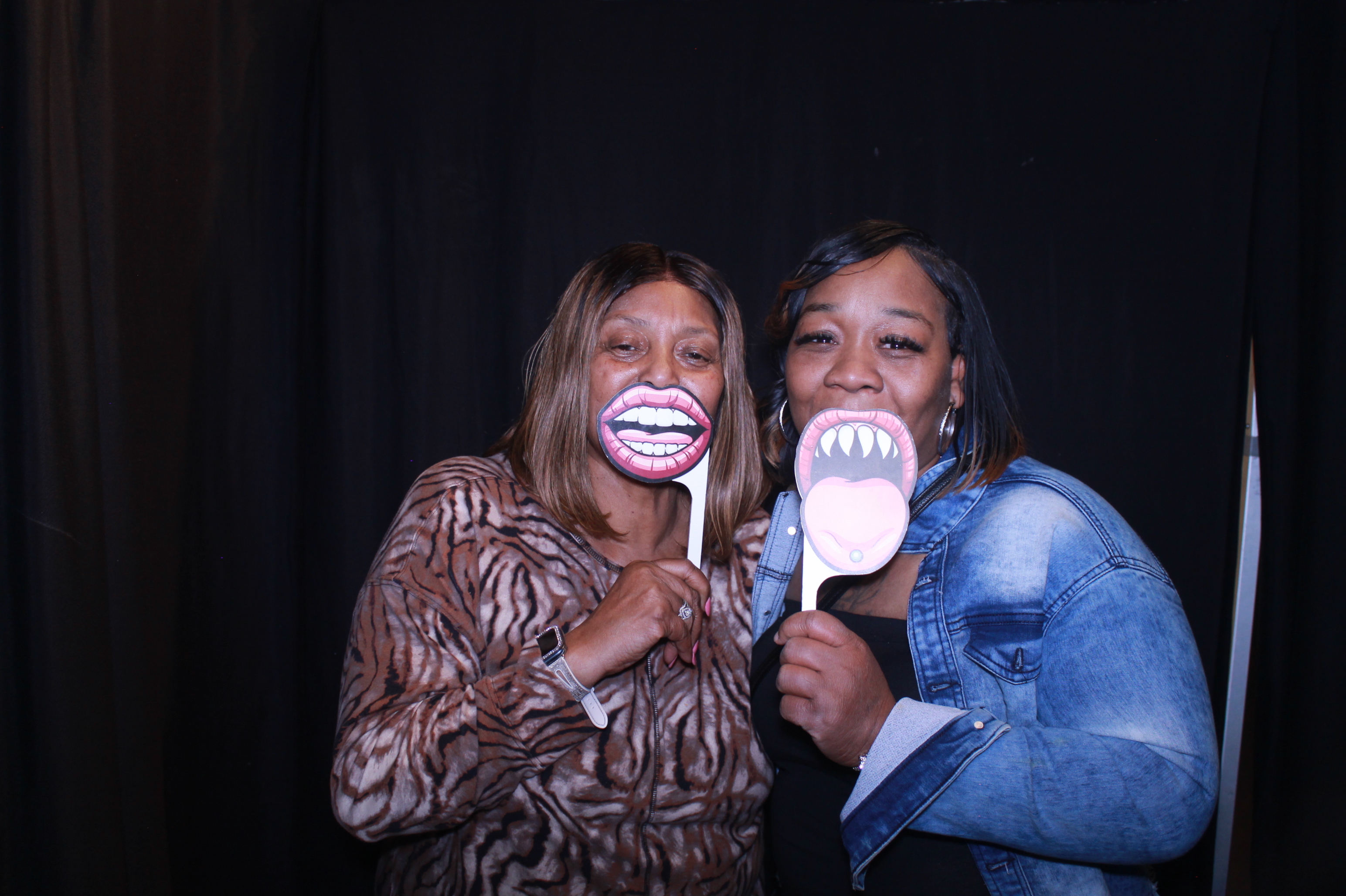 The Summit Employee Party | View more photos from the event at gallery.photoboothcincy.com/u/PhotoBoothCincy/The-Summit-Employee-Party