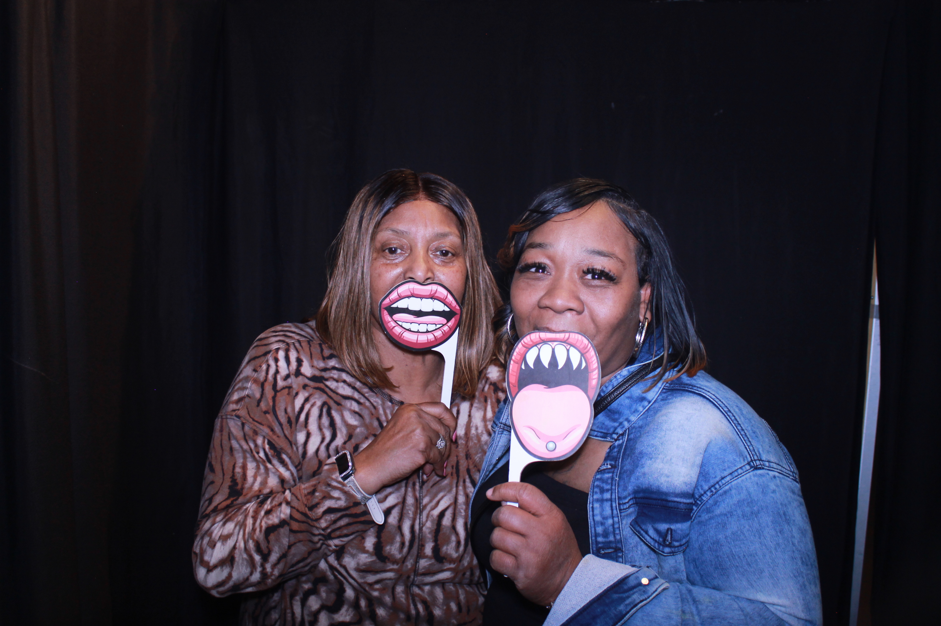 The Summit Employee Party | View more photos from the event at gallery.photoboothcincy.com/u/PhotoBoothCincy/The-Summit-Employee-Party