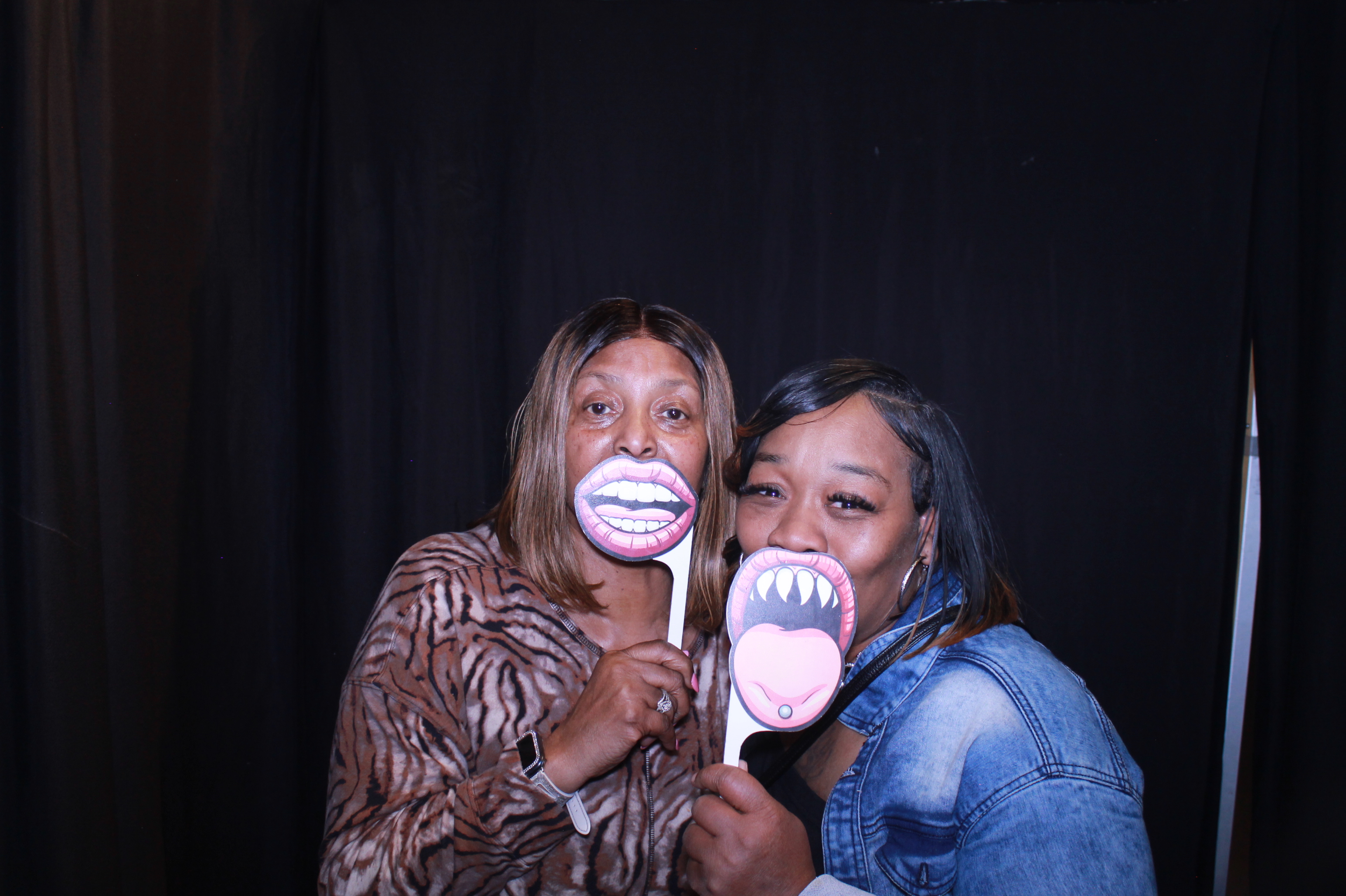 The Summit Employee Party | View more photos from the event at gallery.photoboothcincy.com/u/PhotoBoothCincy/The-Summit-Employee-Party