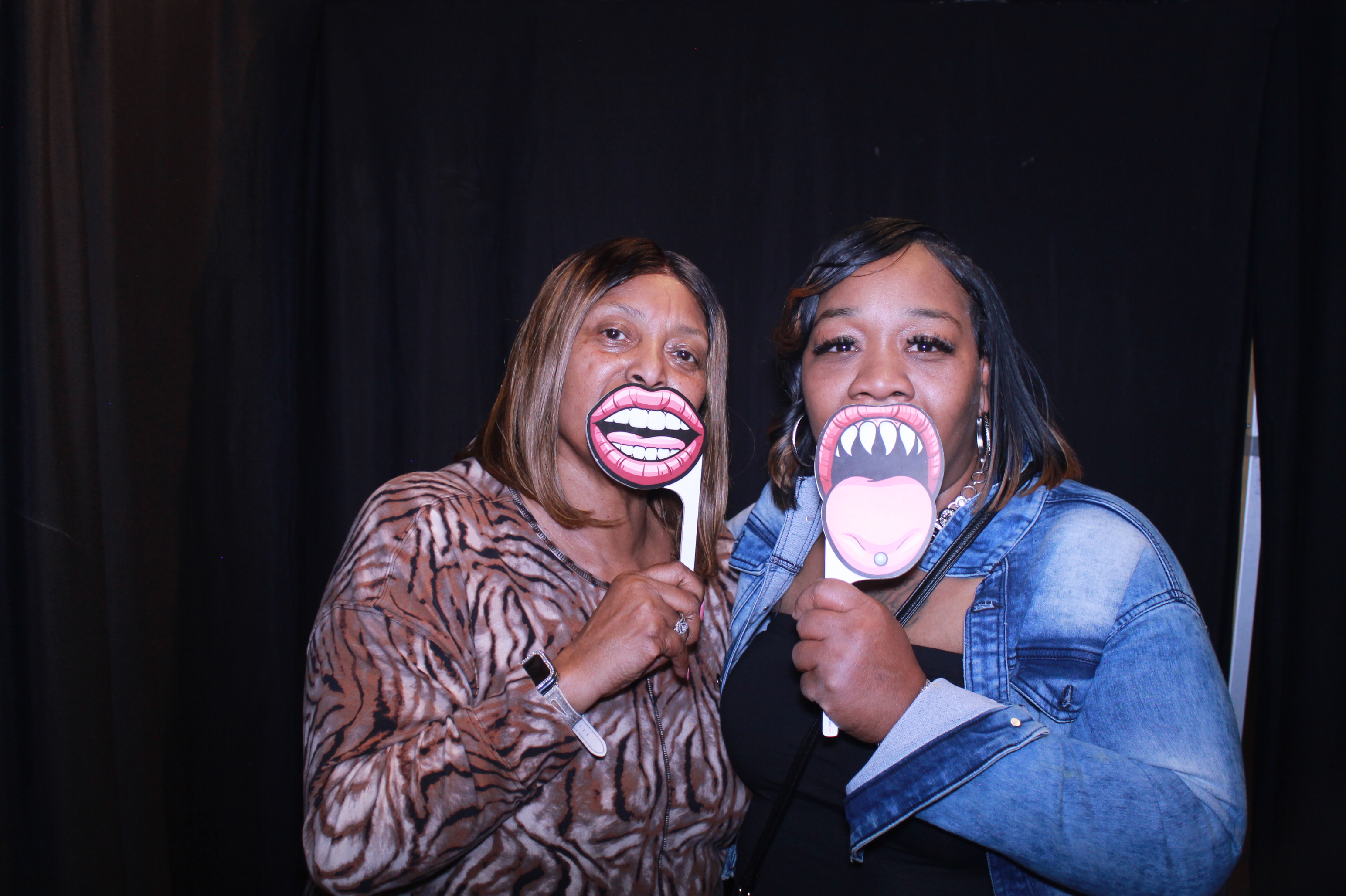 The Summit Employee Party | View more photos from the event at gallery.photoboothcincy.com/u/PhotoBoothCincy/The-Summit-Employee-Party