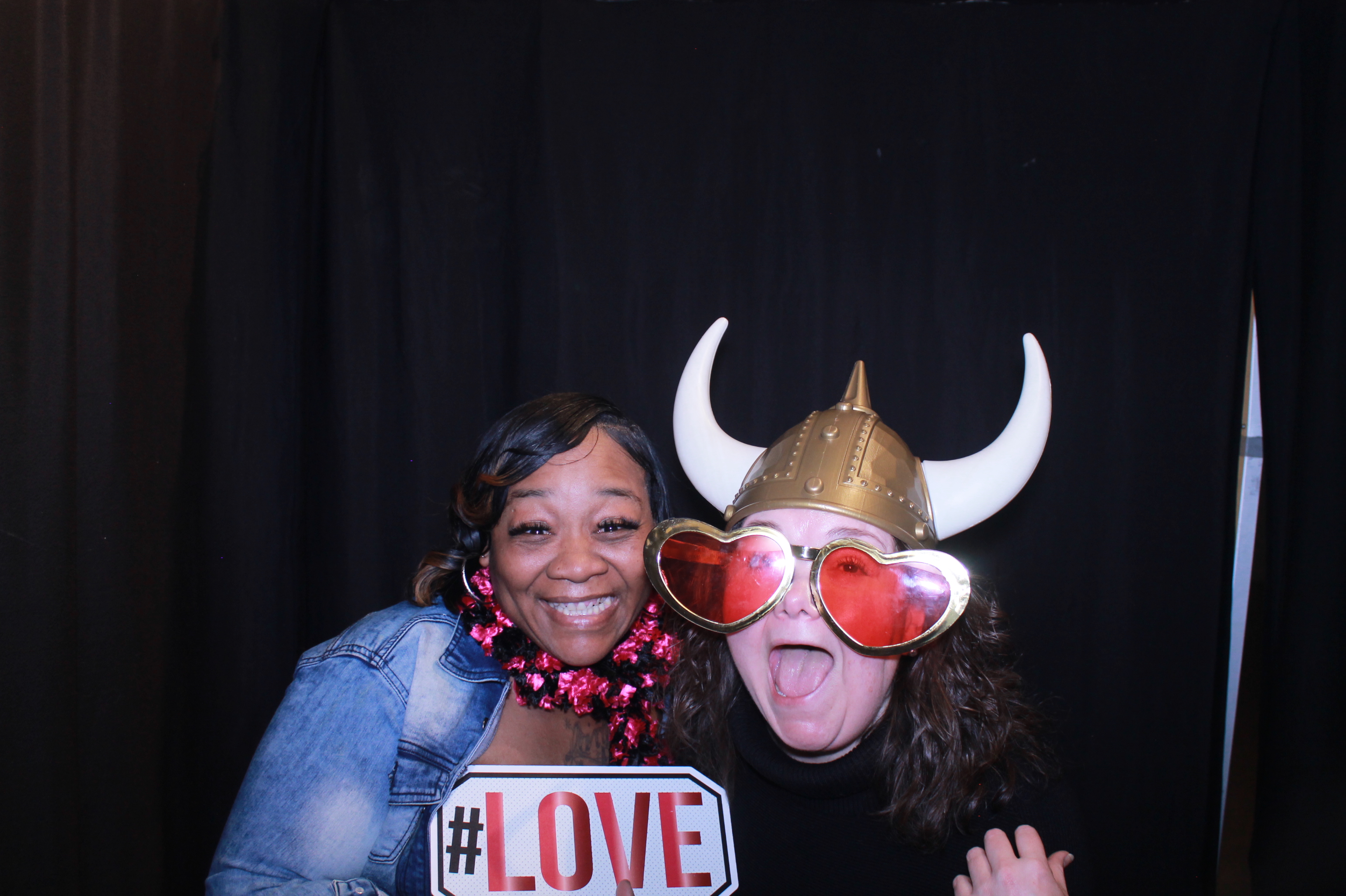 The Summit Employee Party | View more photos from the event at gallery.photoboothcincy.com/u/PhotoBoothCincy/The-Summit-Employee-Party