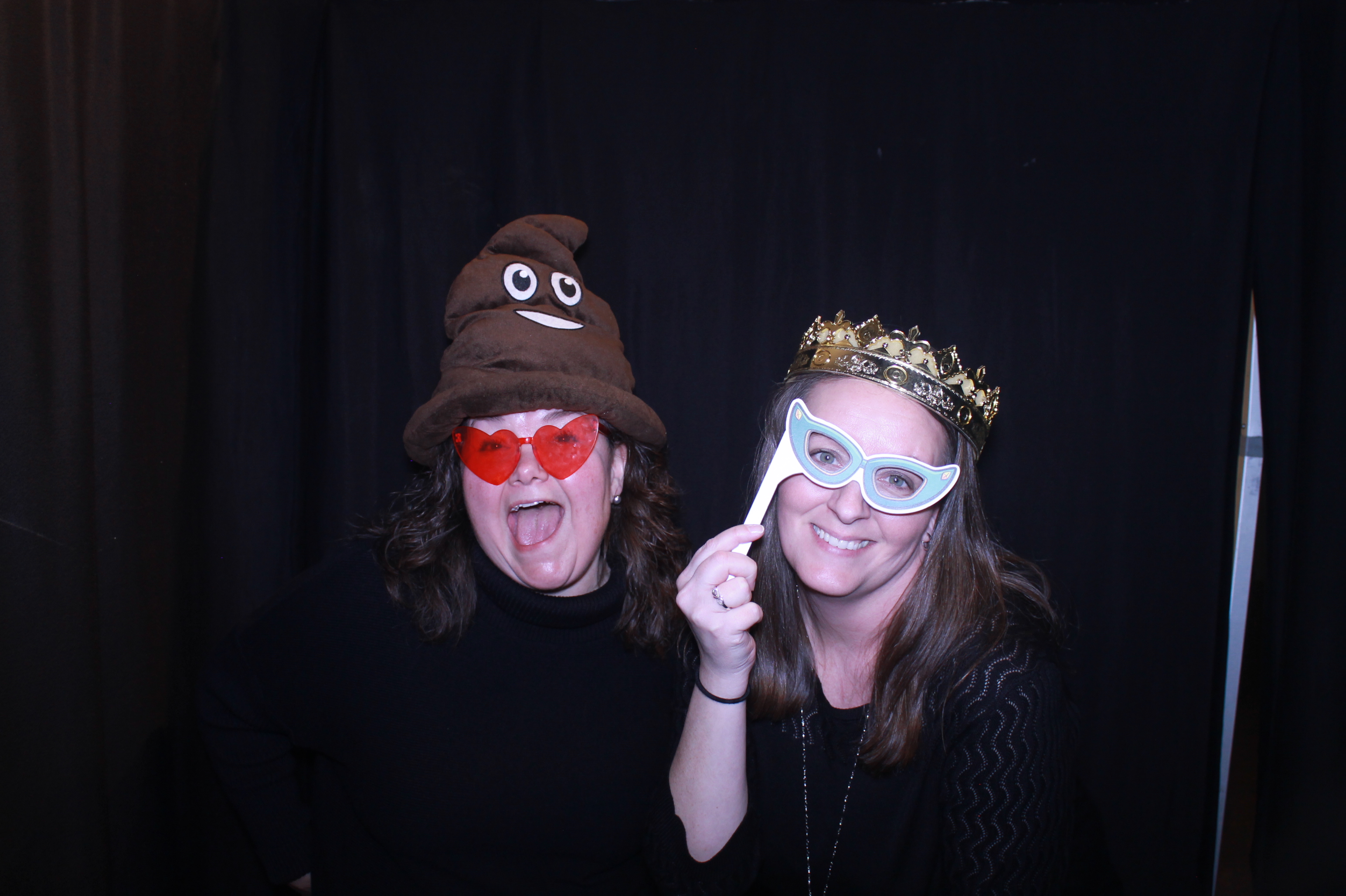 The Summit Employee Party | View more photos from the event at gallery.photoboothcincy.com/u/PhotoBoothCincy/The-Summit-Employee-Party