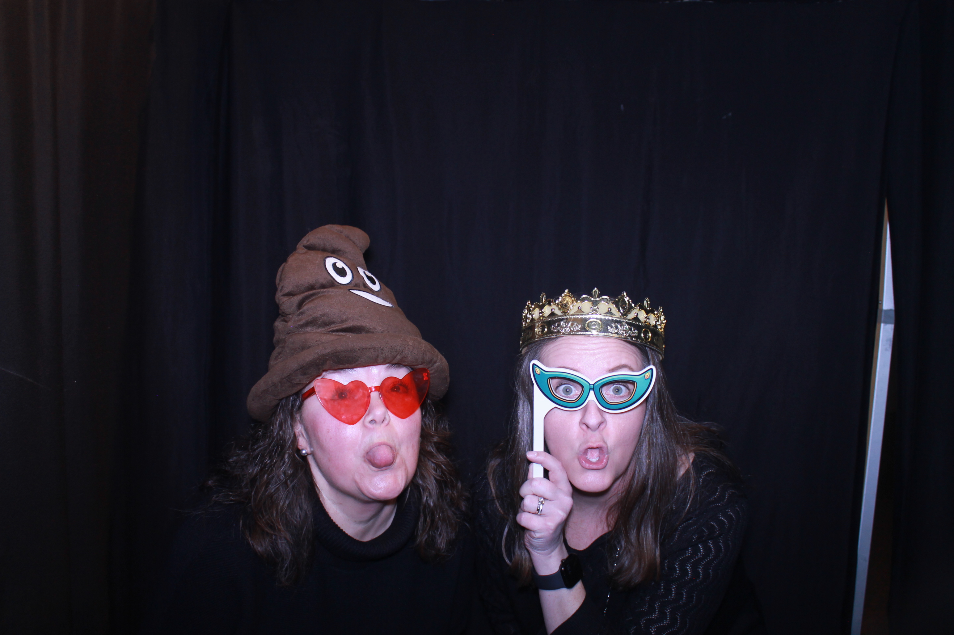 The Summit Employee Party | View more photos from the event at gallery.photoboothcincy.com/u/PhotoBoothCincy/The-Summit-Employee-Party