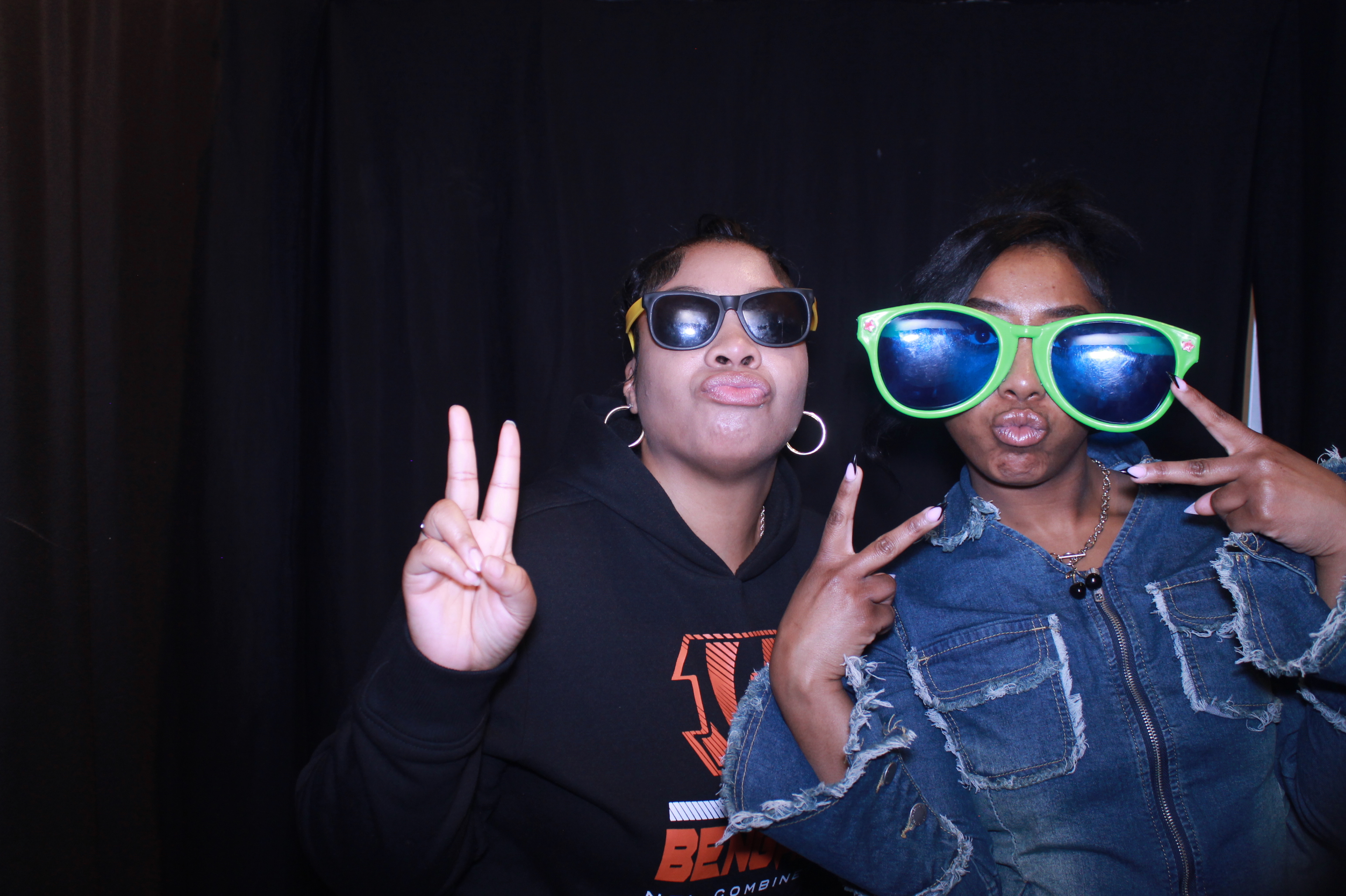 The Summit Employee Party | View more photos from the event at gallery.photoboothcincy.com/u/PhotoBoothCincy/The-Summit-Employee-Party