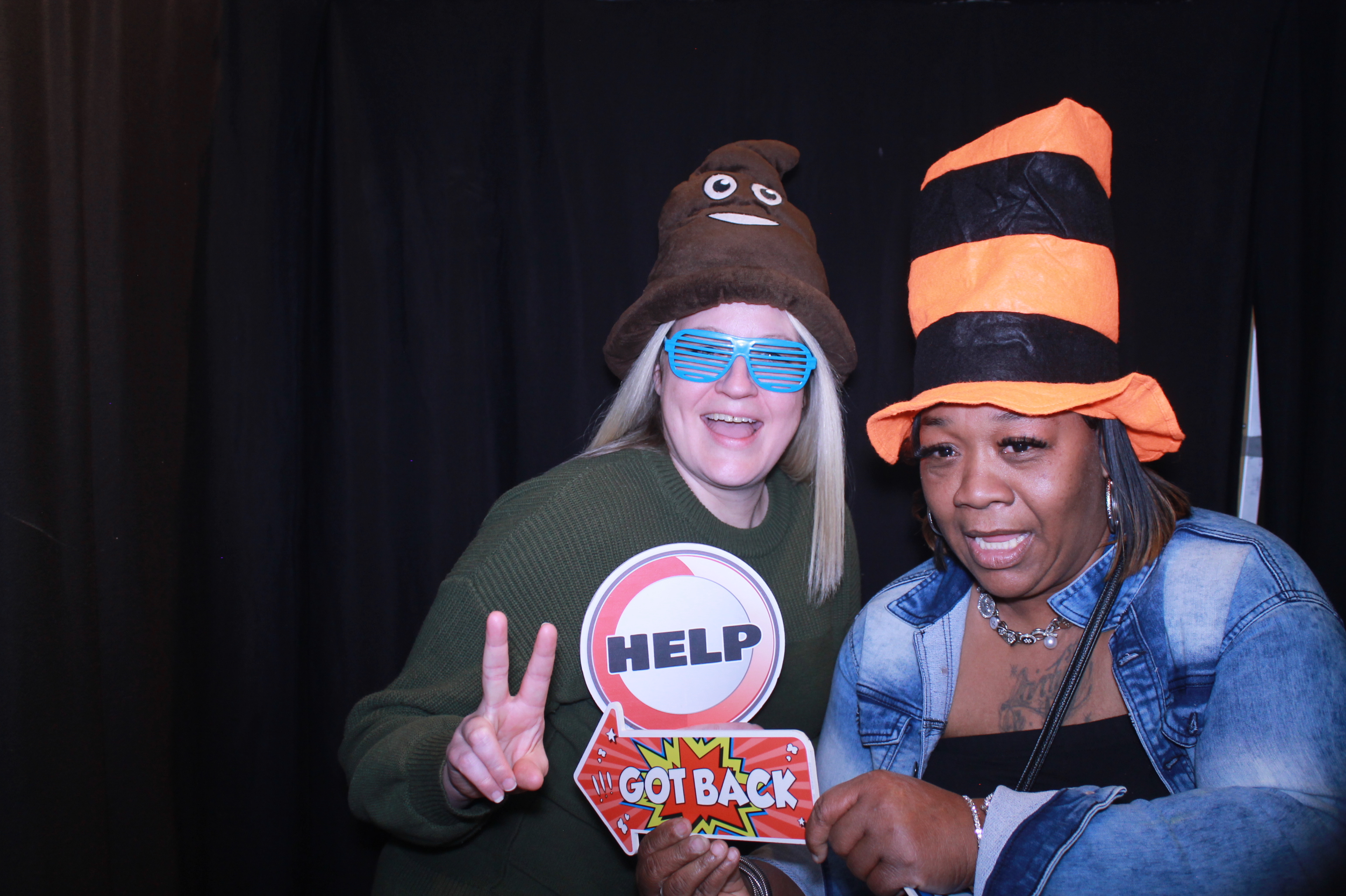The Summit Employee Party | View more photos from the event at gallery.photoboothcincy.com/u/PhotoBoothCincy/The-Summit-Employee-Party
