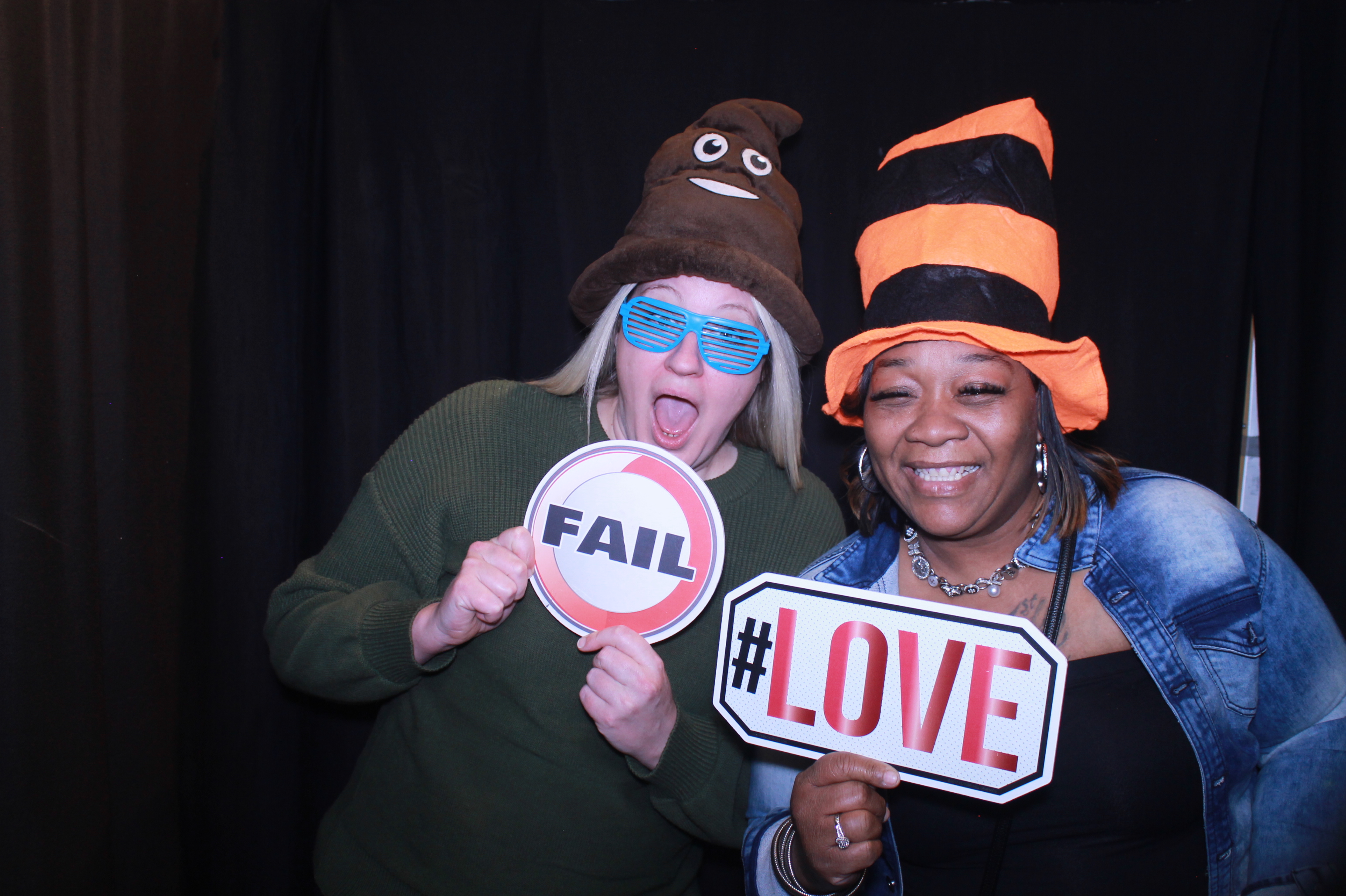 The Summit Employee Party | View more photos from the event at gallery.photoboothcincy.com/u/PhotoBoothCincy/The-Summit-Employee-Party