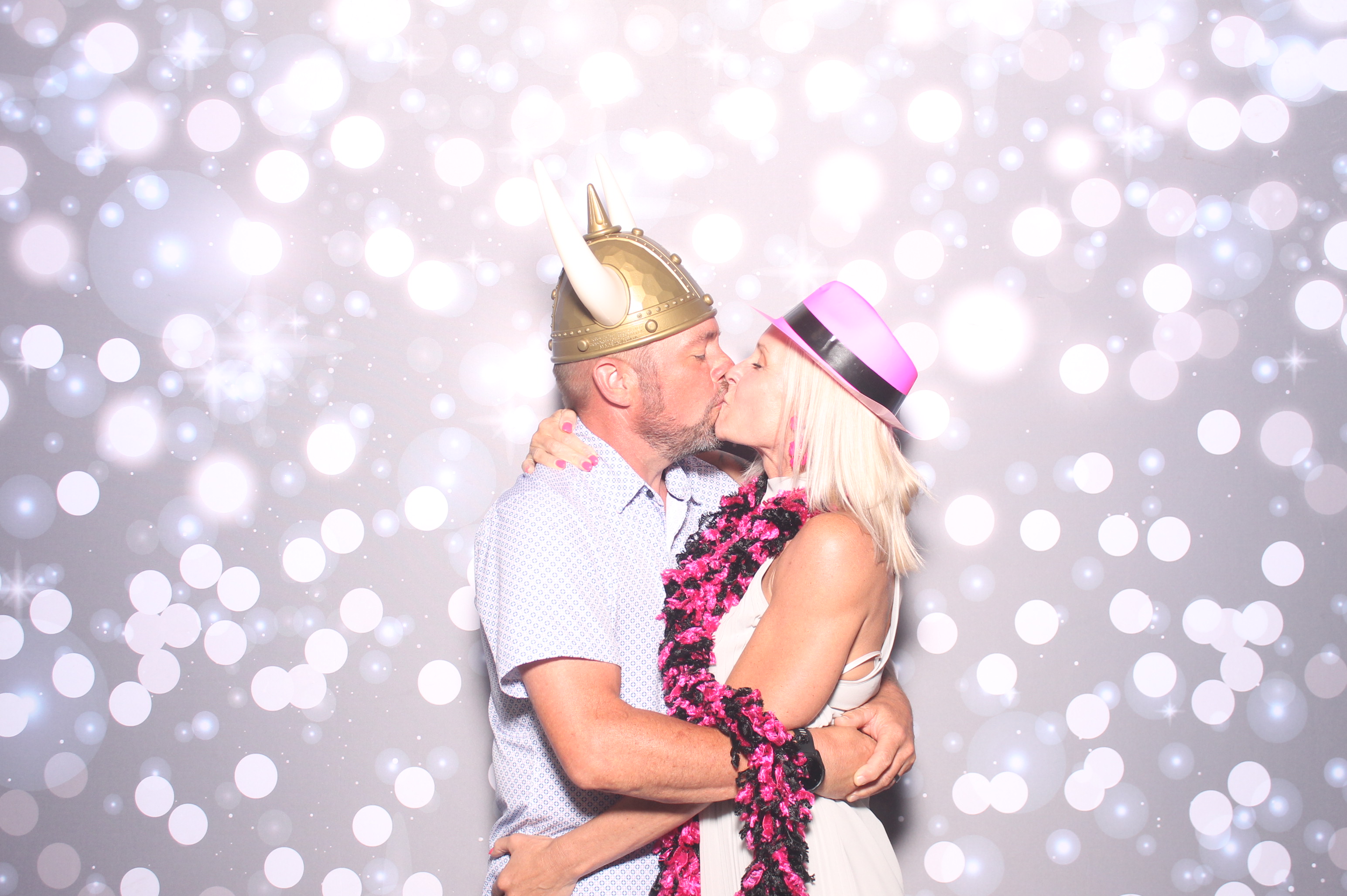 The Whitehead's | View more photos from the event at gallery.photoboothcincy.com/u/PhotoBoothCincy/The-Whiteheads