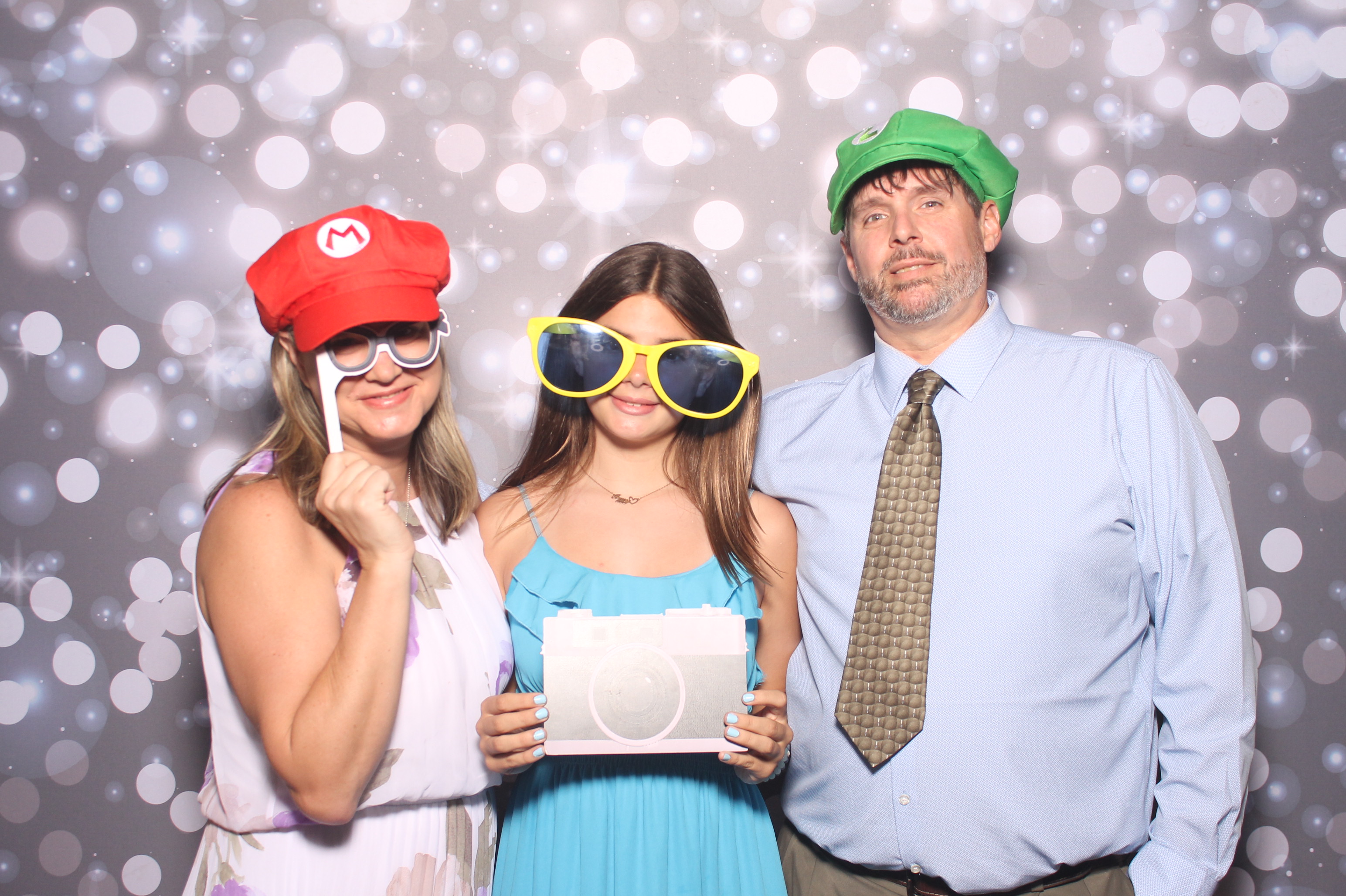The Whitehead's | View more photos from the event at gallery.photoboothcincy.com/u/PhotoBoothCincy/The-Whiteheads