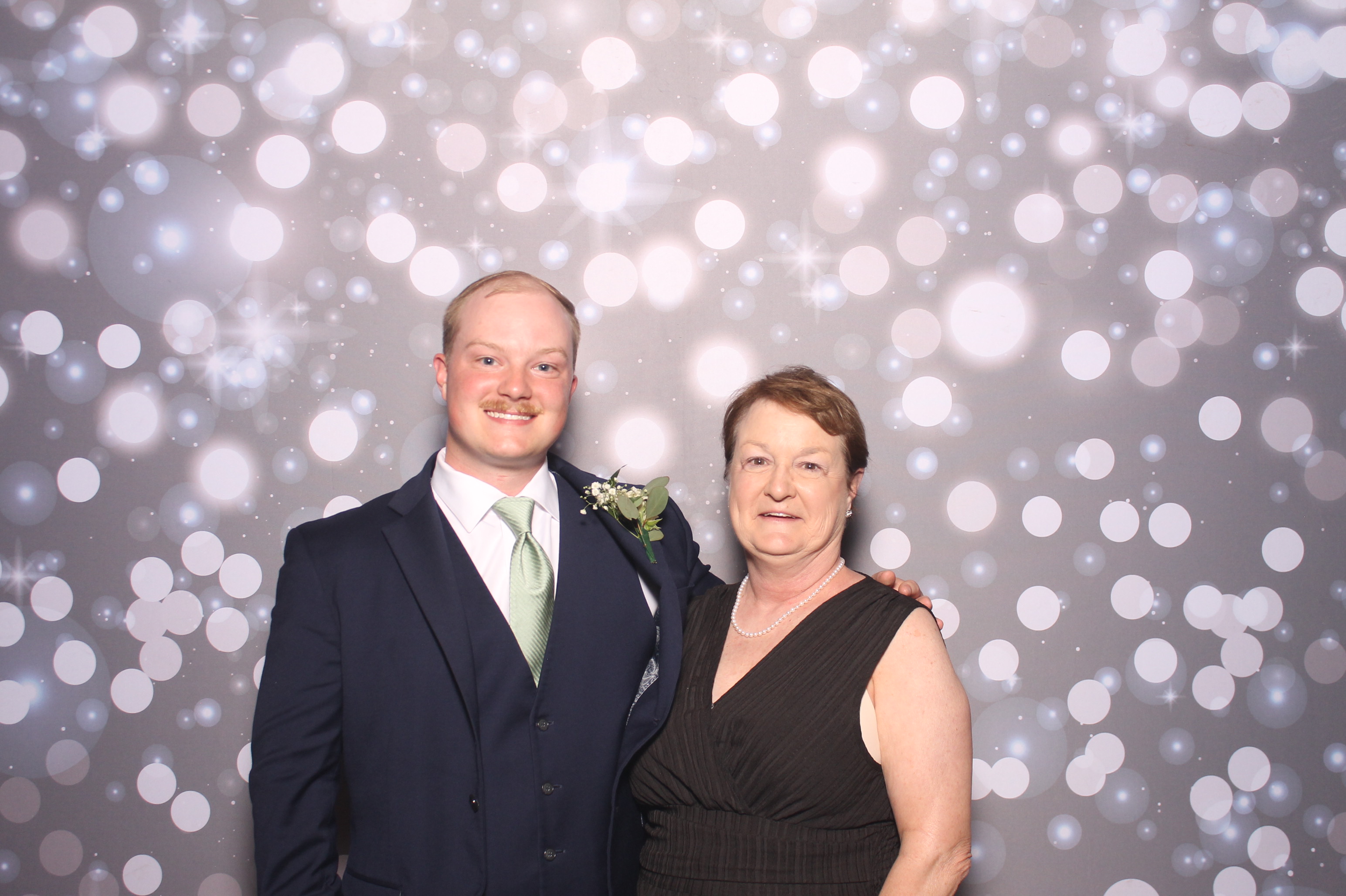 The Whitehead's | View more photos from the event at gallery.photoboothcincy.com/u/PhotoBoothCincy/The-Whiteheads