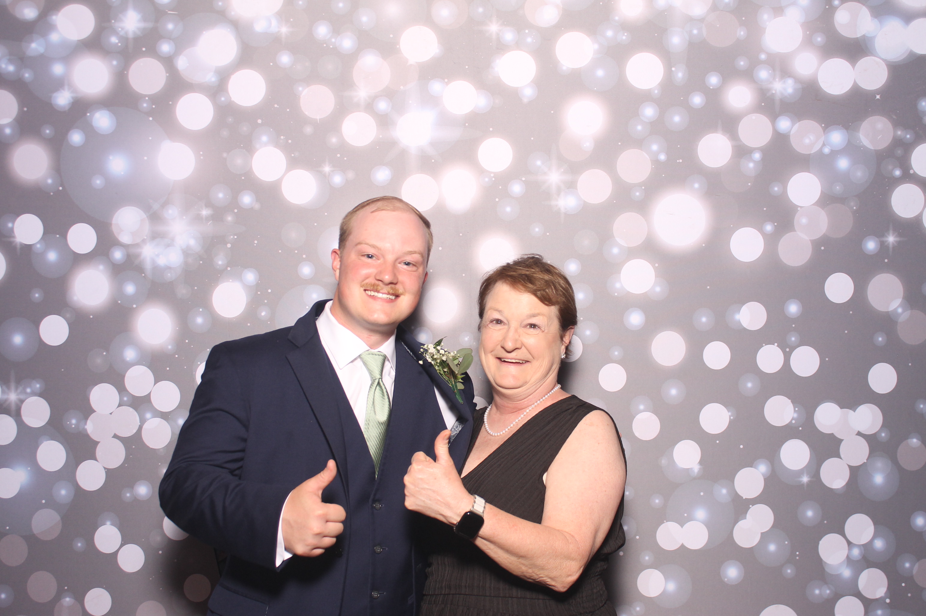 The Whitehead's | View more photos from the event at gallery.photoboothcincy.com/u/PhotoBoothCincy/The-Whiteheads