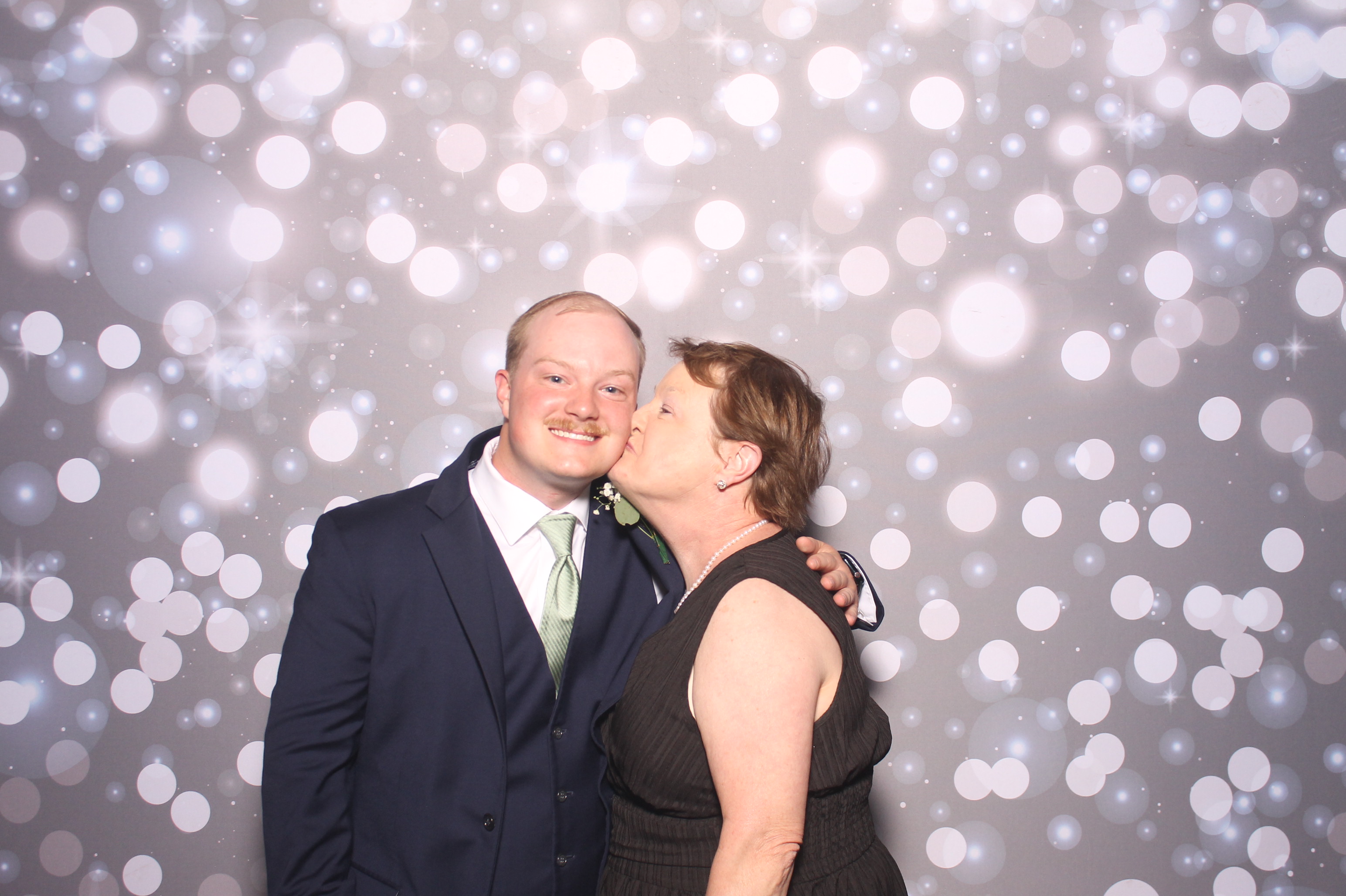 The Whitehead's | View more photos from the event at gallery.photoboothcincy.com/u/PhotoBoothCincy/The-Whiteheads