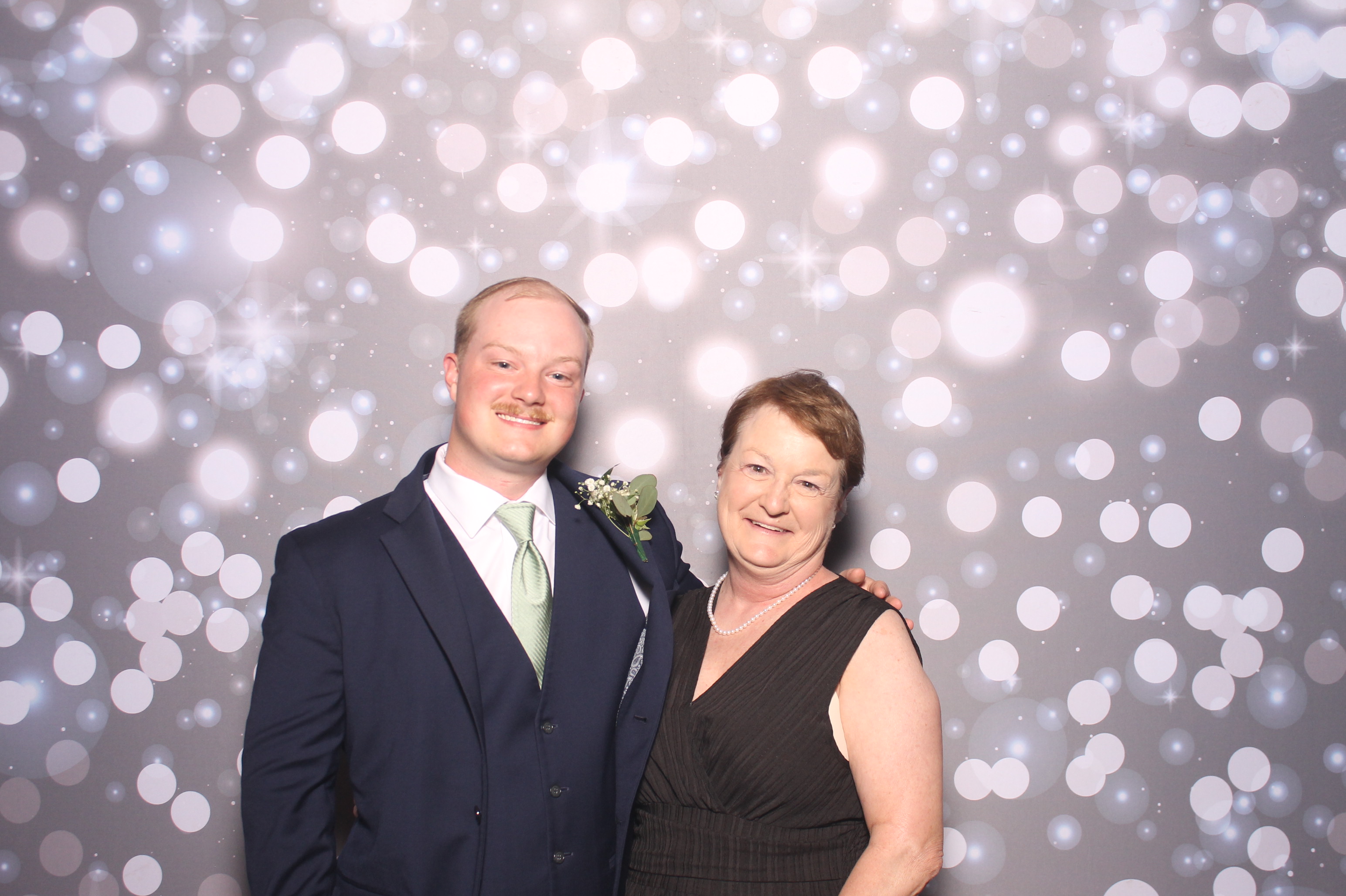 The Whitehead's | View more photos from the event at gallery.photoboothcincy.com/u/PhotoBoothCincy/The-Whiteheads