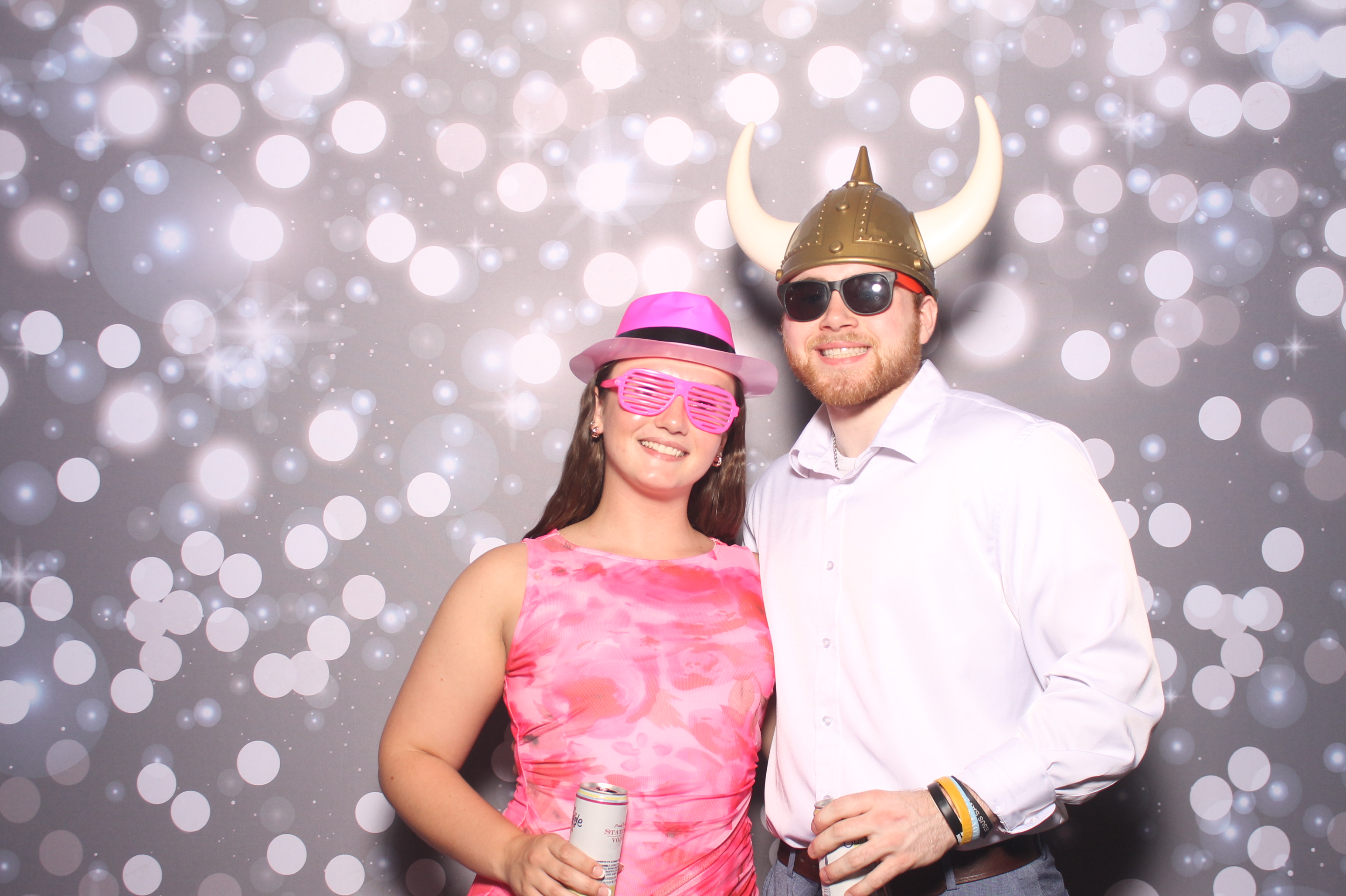 The Whitehead's | View more photos from the event at gallery.photoboothcincy.com/u/PhotoBoothCincy/The-Whiteheads