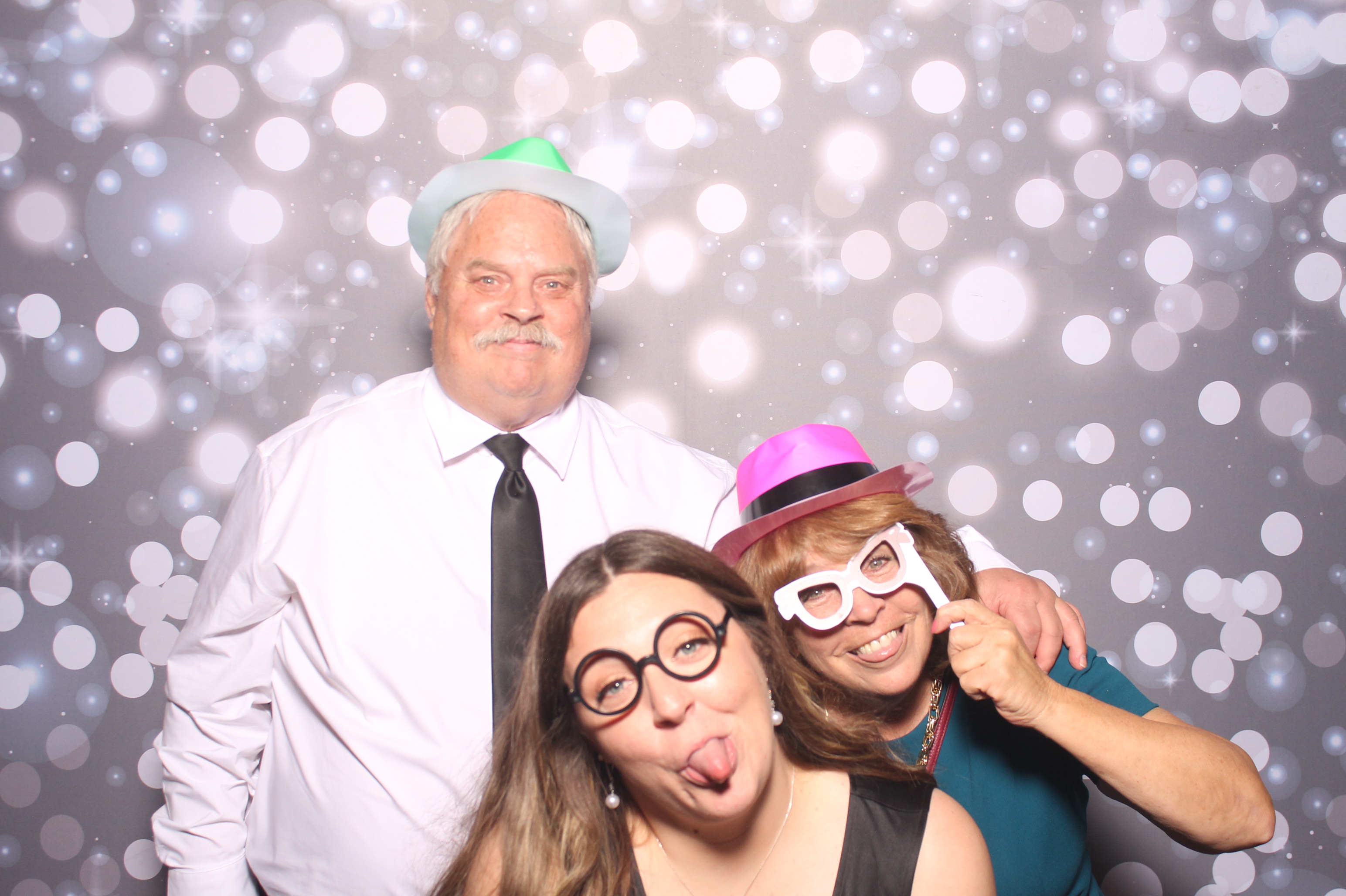 The Whitehead's | View more photos from the event at gallery.photoboothcincy.com/u/PhotoBoothCincy/The-Whiteheads