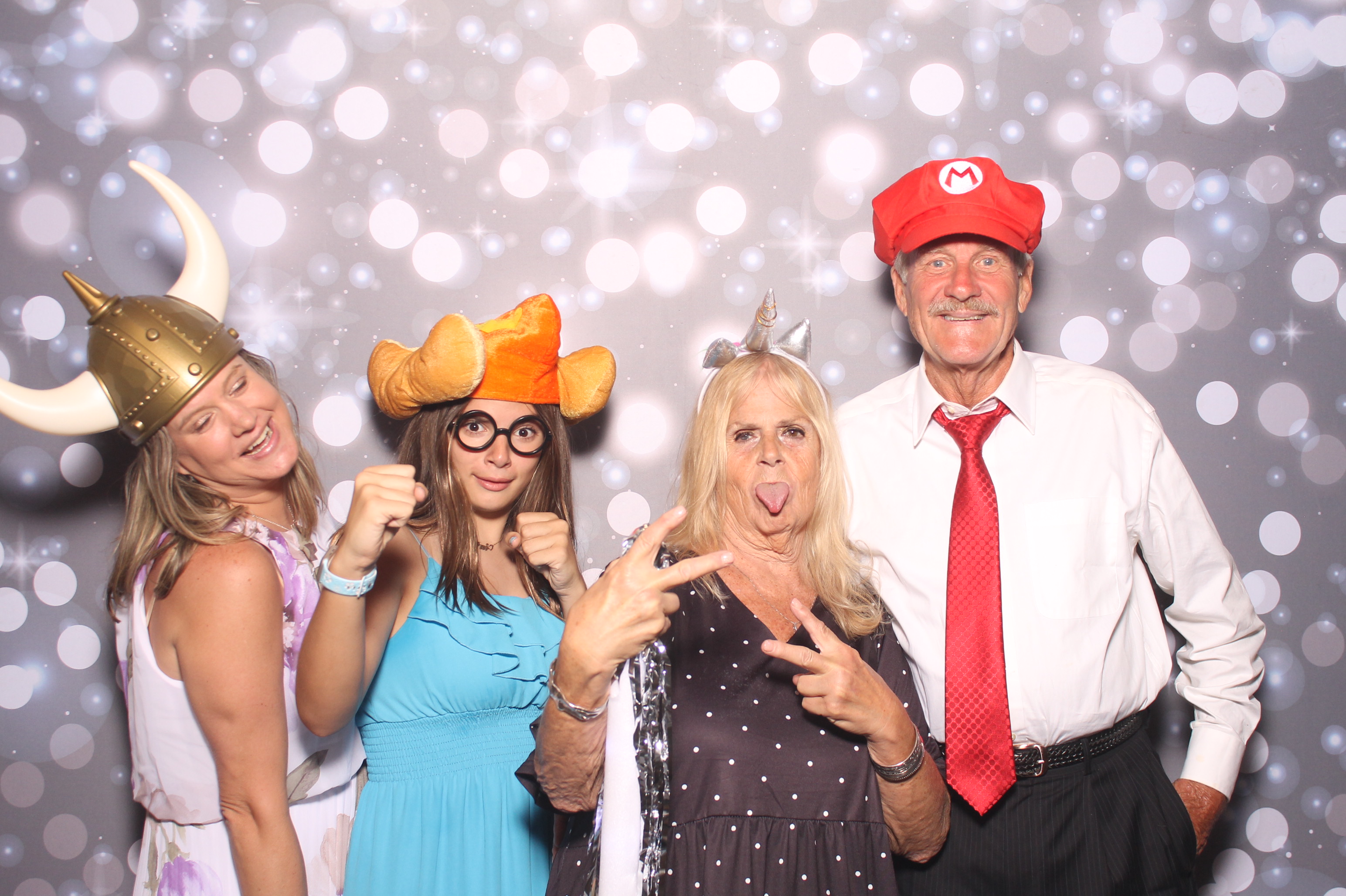 The Whitehead's | View more photos from the event at gallery.photoboothcincy.com/u/PhotoBoothCincy/The-Whiteheads