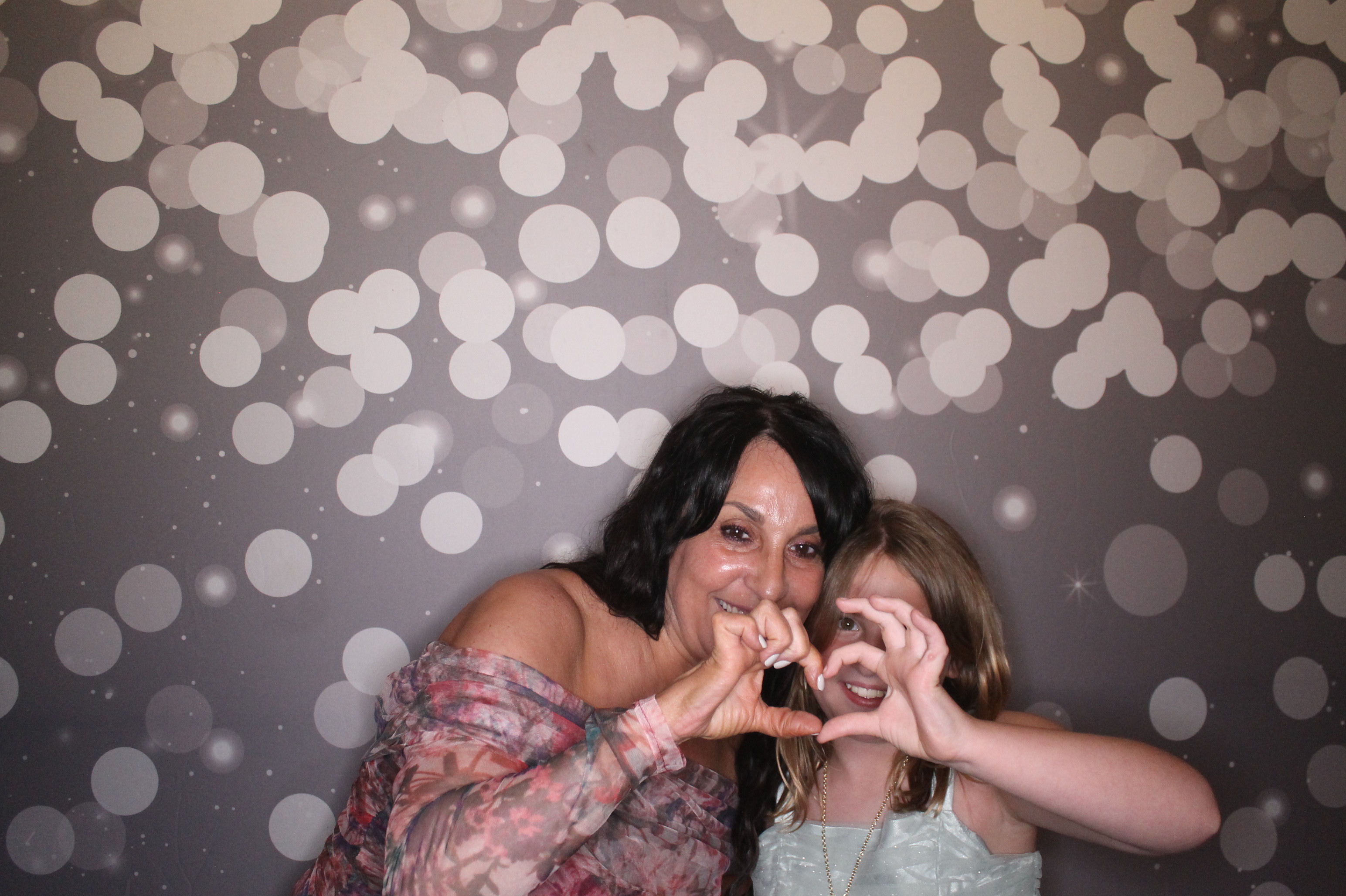 Tommy & Colleen | View more photos from the event at gallery.photoboothcincy.com/u/PhotoBoothCincy/Tommy-Colleen