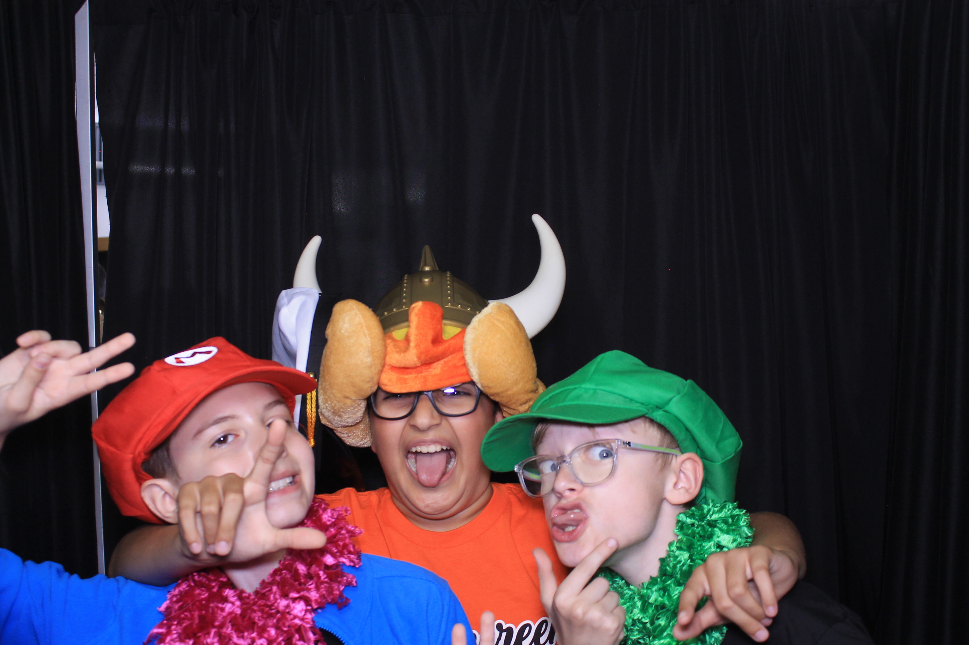 Trebein 5th Grade Sendoff!! | View more photos from the event at gallery.photoboothcincy.com/u/PhotoBoothCincy/Trebein-5th-Grade-Sendoff
