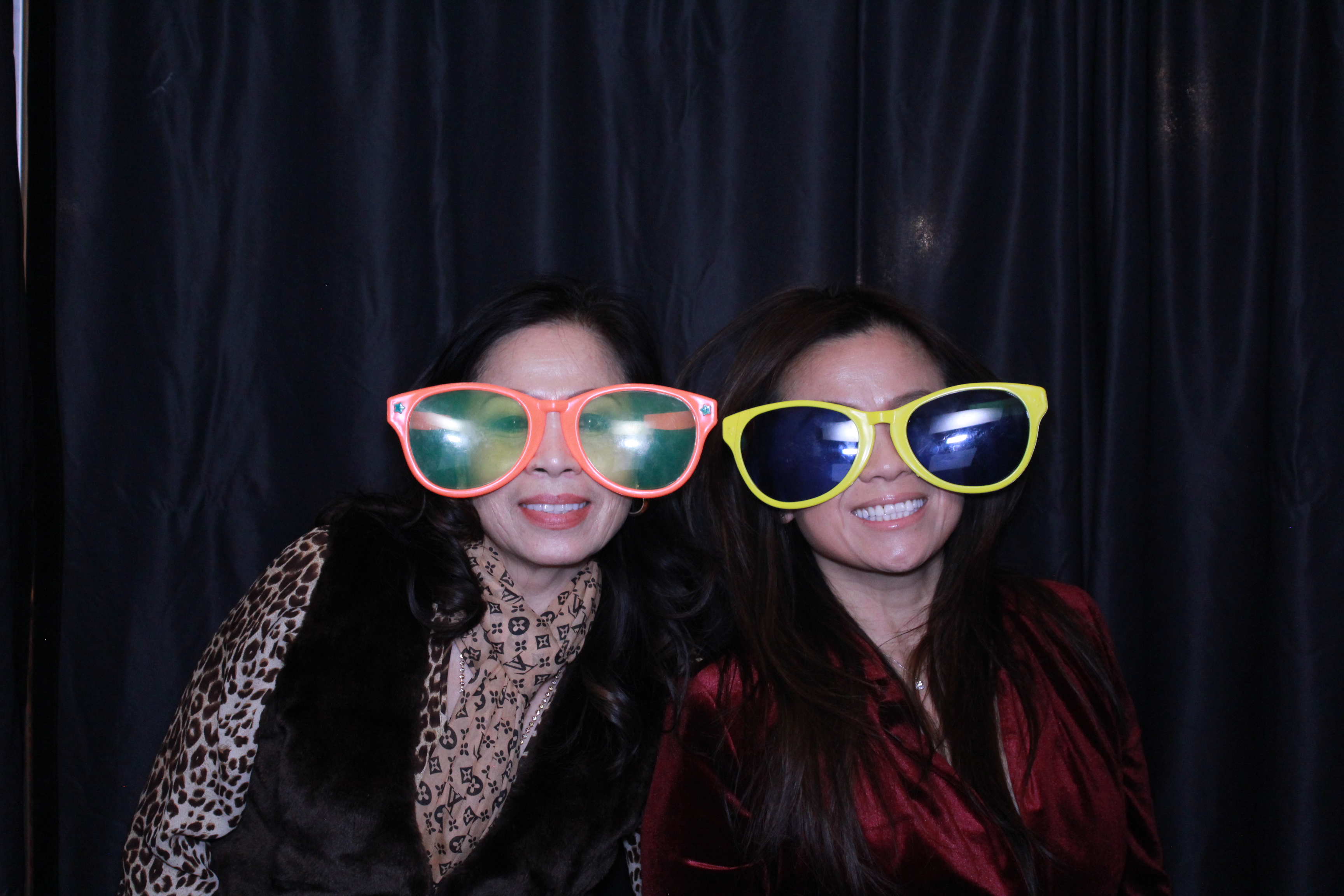 Turner Construction SSO Holiday Party | View more photos from the event at gallery.photoboothcincy.com/u/PhotoBoothCincy/Turner-Construction-SSO-Holiday-Party