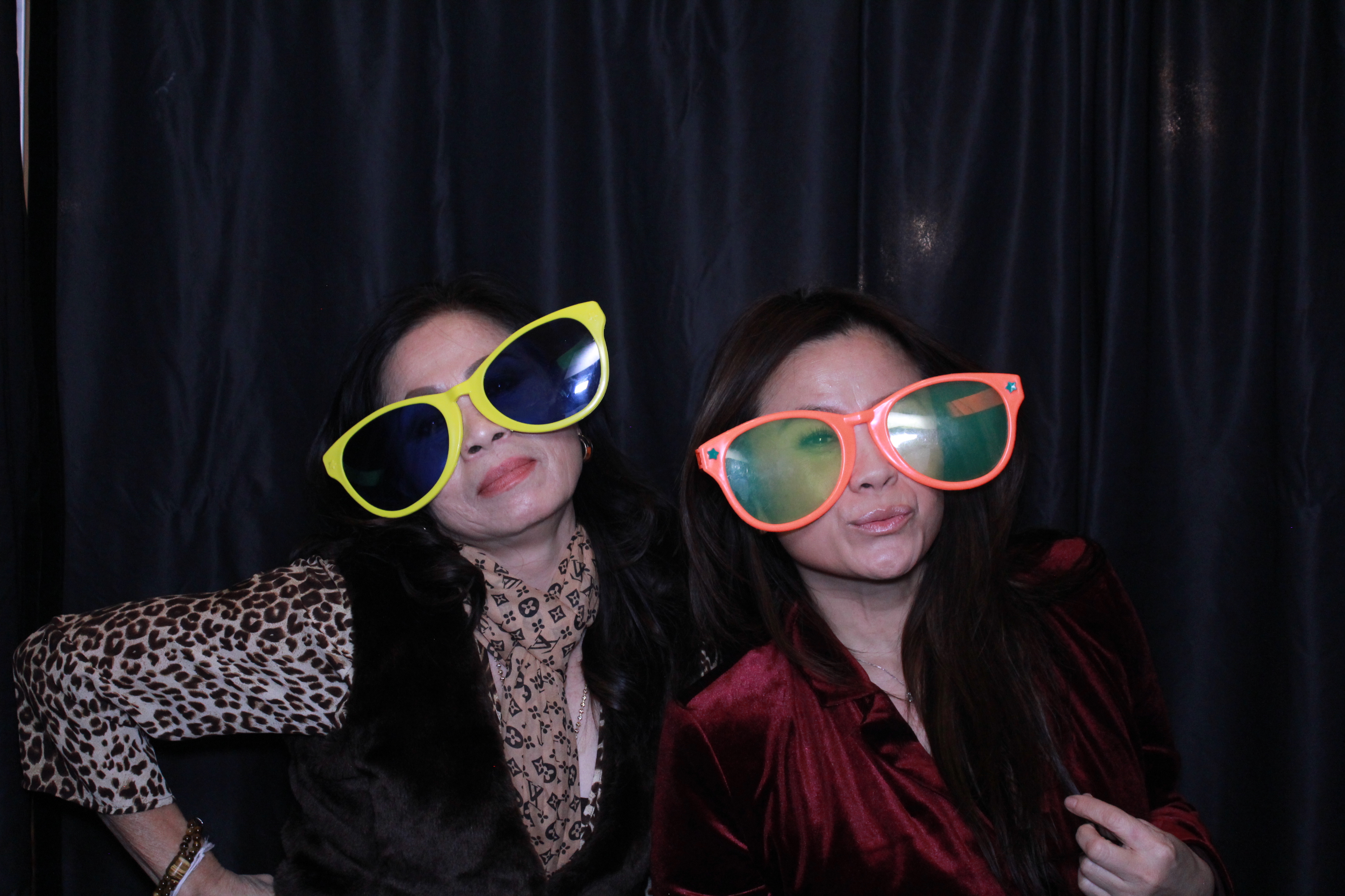 Turner Construction SSO Holiday Party | View more photos from the event at gallery.photoboothcincy.com/u/PhotoBoothCincy/Turner-Construction-SSO-Holiday-Party