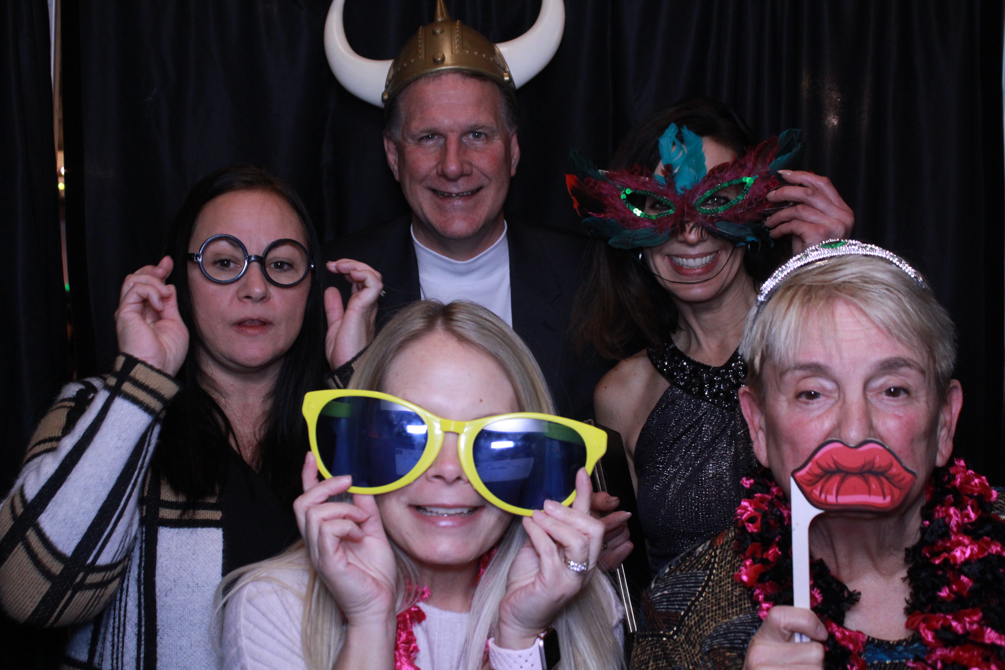 Turner Construction SSO Holiday Party | View more photos from the event at gallery.photoboothcincy.com/u/PhotoBoothCincy/Turner-Construction-SSO-Holiday-Party