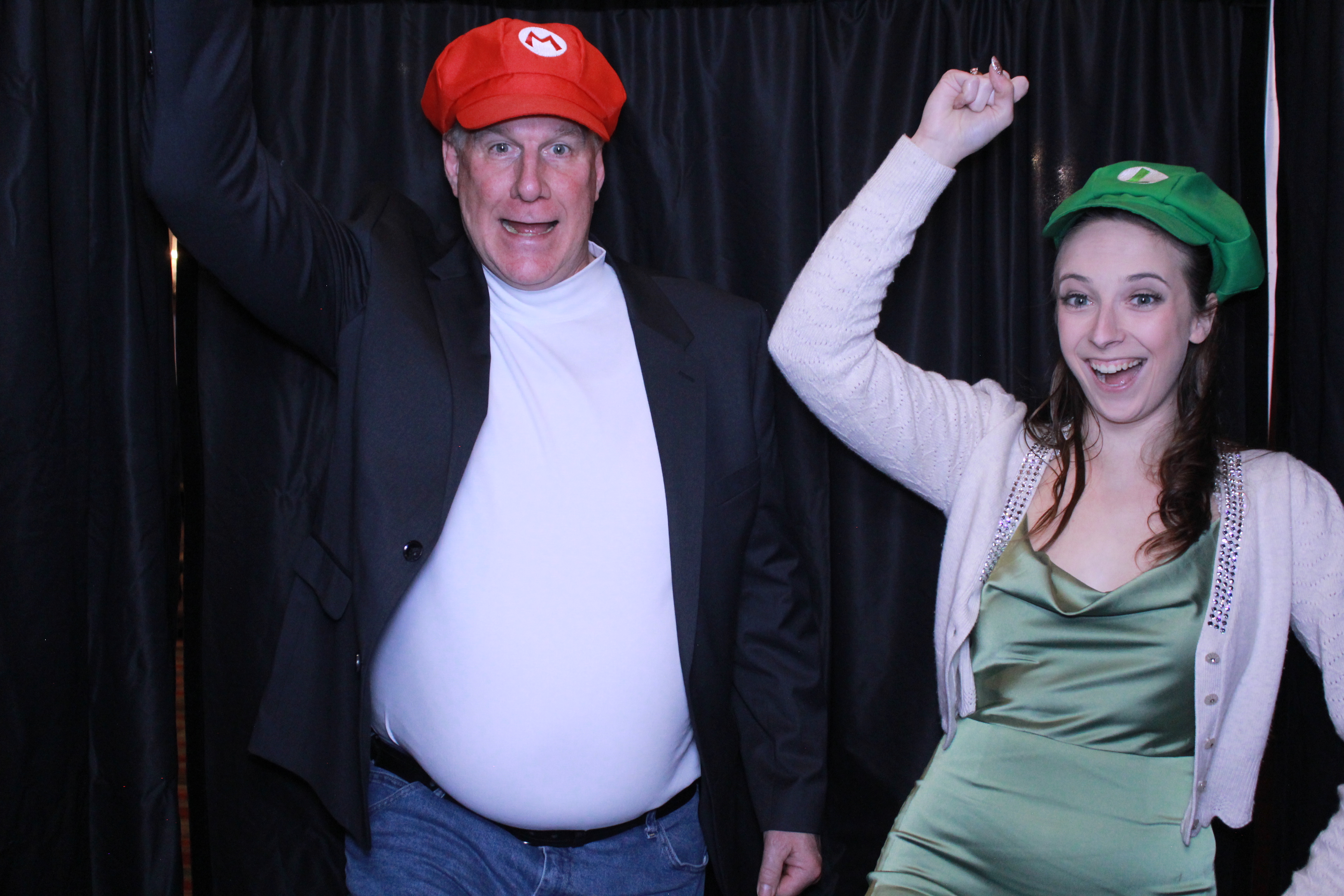 Turner Construction SSO Holiday Party | View more photos from the event at gallery.photoboothcincy.com/u/PhotoBoothCincy/Turner-Construction-SSO-Holiday-Party