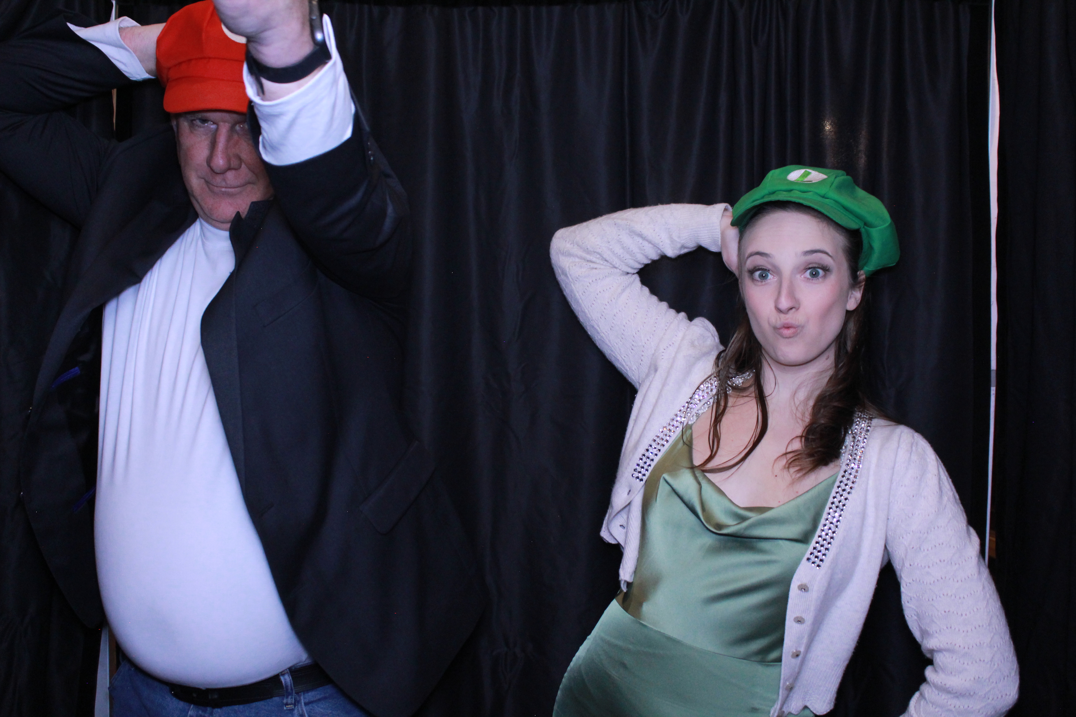Turner Construction SSO Holiday Party | View more photos from the event at gallery.photoboothcincy.com/u/PhotoBoothCincy/Turner-Construction-SSO-Holiday-Party