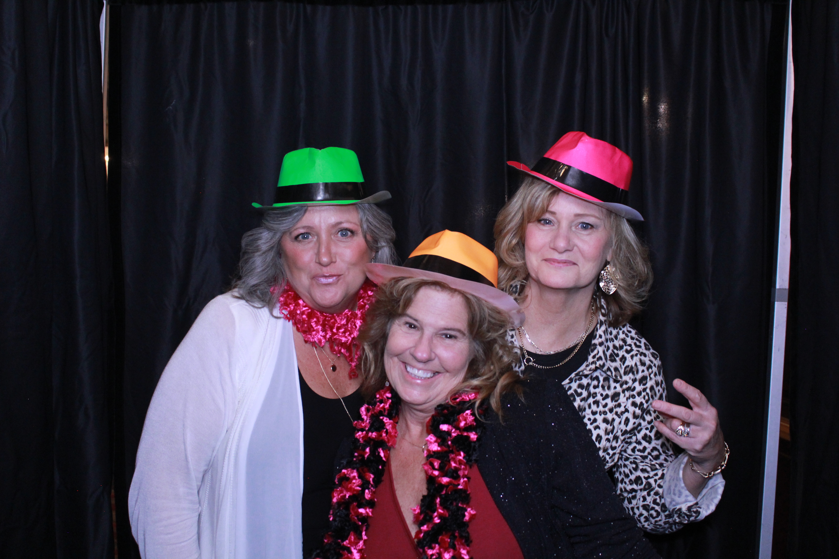 Turner Construction SSO Holiday Party | View more photos from the event at gallery.photoboothcincy.com/u/PhotoBoothCincy/Turner-Construction-SSO-Holiday-Party