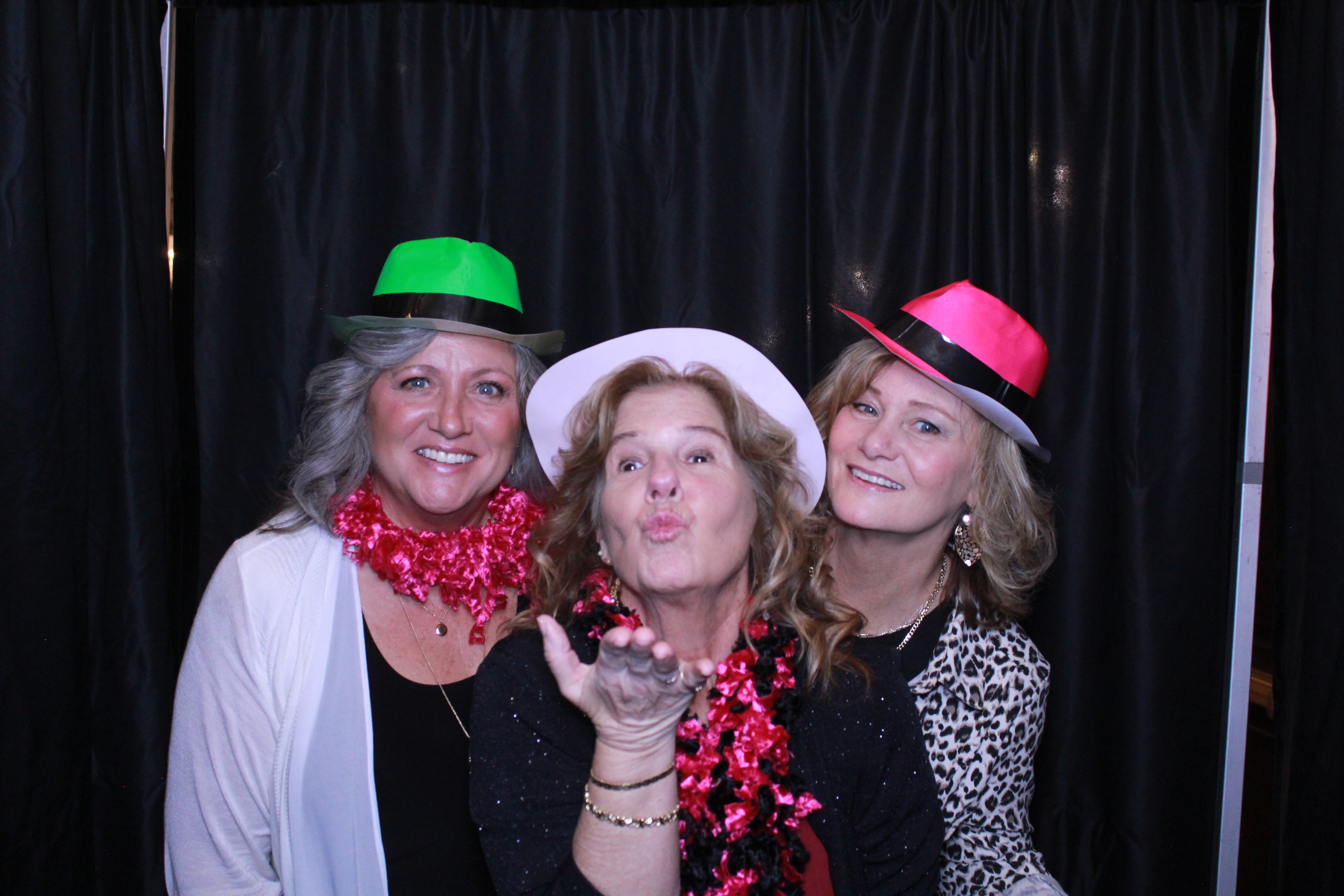 Turner Construction SSO Holiday Party | View more photos from the event at gallery.photoboothcincy.com/u/PhotoBoothCincy/Turner-Construction-SSO-Holiday-Party