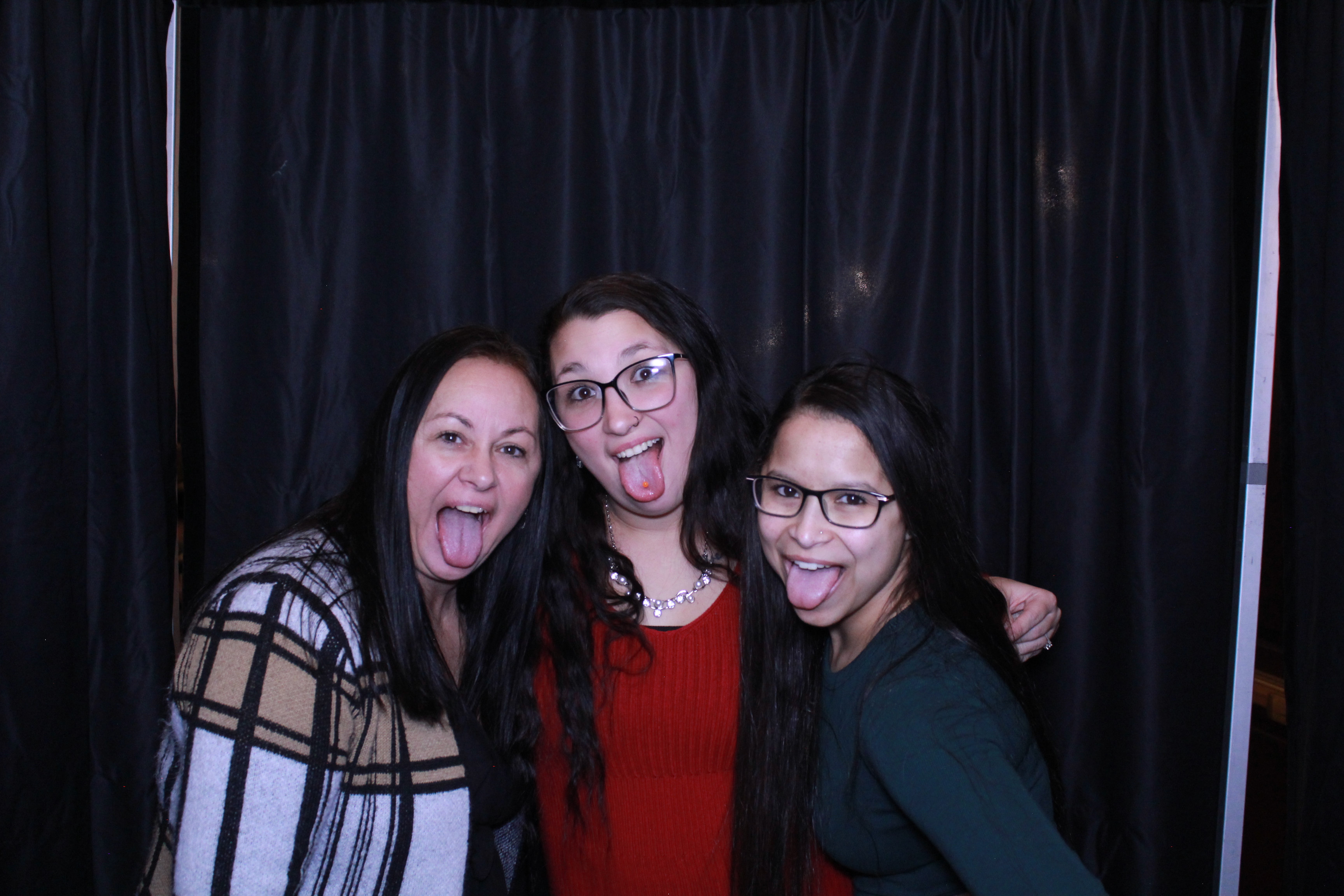 Turner Construction SSO Holiday Party | View more photos from the event at gallery.photoboothcincy.com/u/PhotoBoothCincy/Turner-Construction-SSO-Holiday-Party