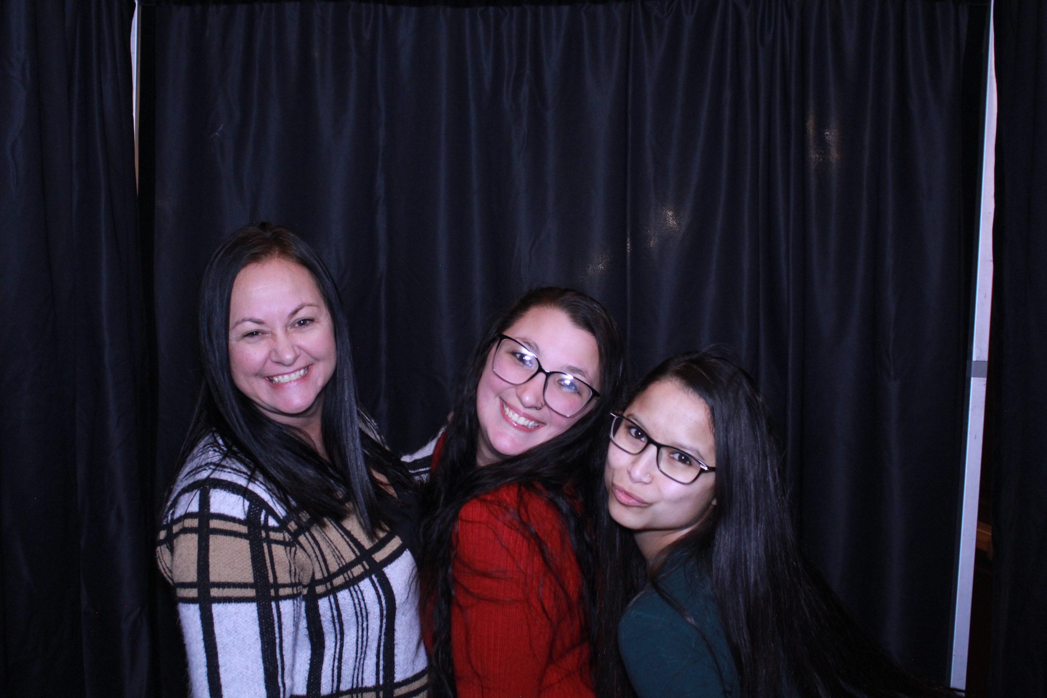 Turner Construction SSO Holiday Party | View more photos from the event at gallery.photoboothcincy.com/u/PhotoBoothCincy/Turner-Construction-SSO-Holiday-Party