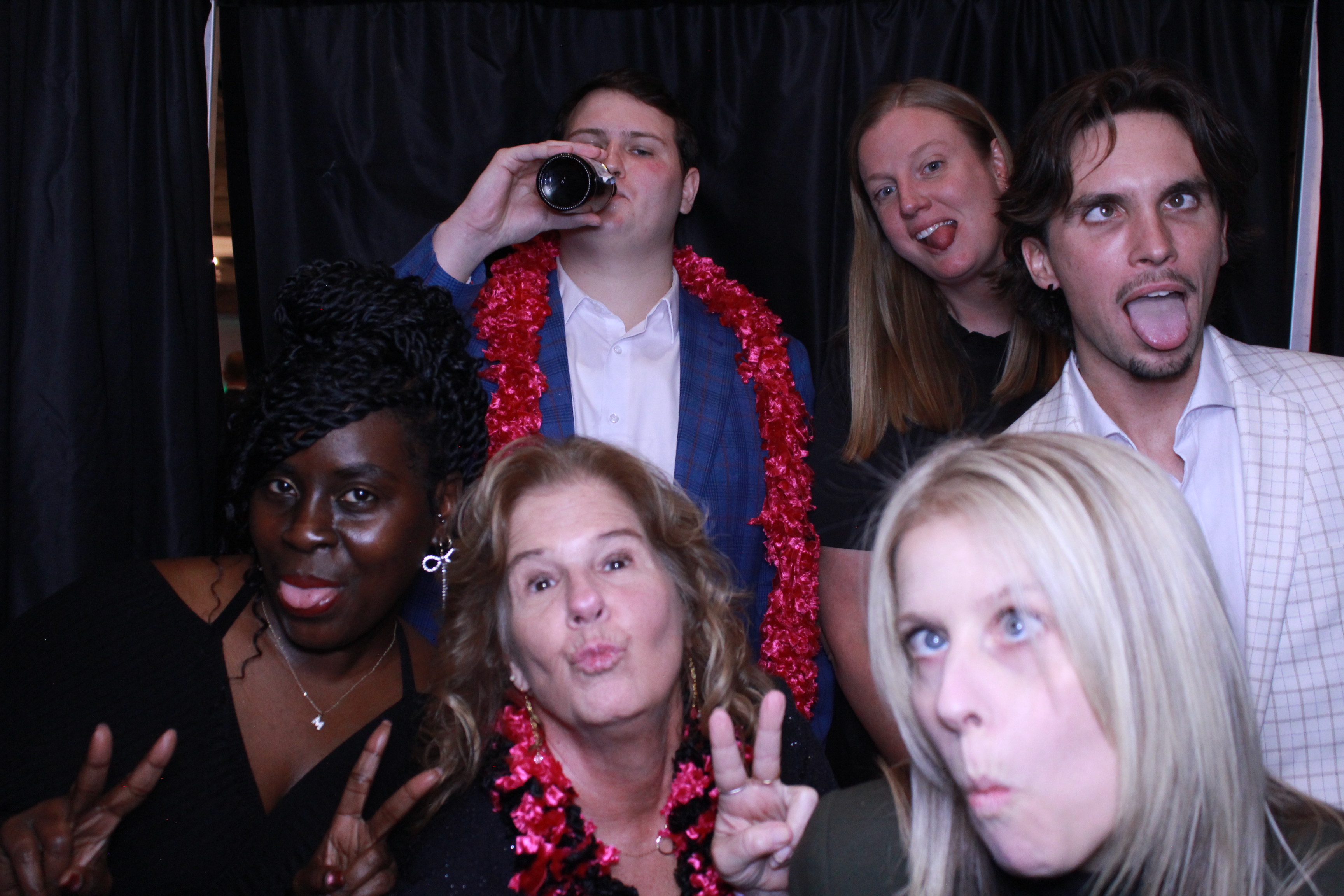 Turner Construction SSO Holiday Party | View more photos from the event at gallery.photoboothcincy.com/u/PhotoBoothCincy/Turner-Construction-SSO-Holiday-Party
