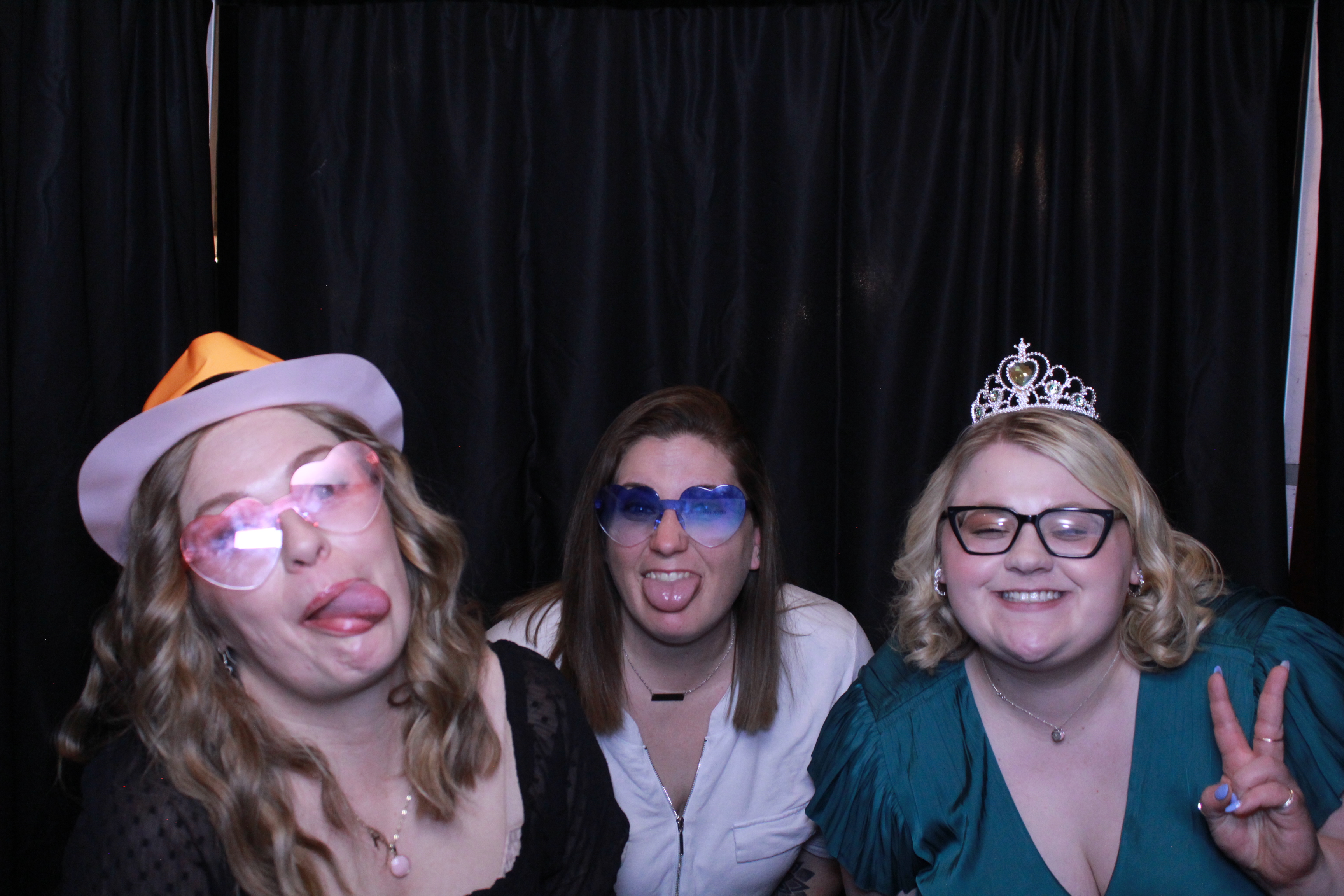 Turner Construction SSO Holiday Party | View more photos from the event at gallery.photoboothcincy.com/u/PhotoBoothCincy/Turner-Construction-SSO-Holiday-Party
